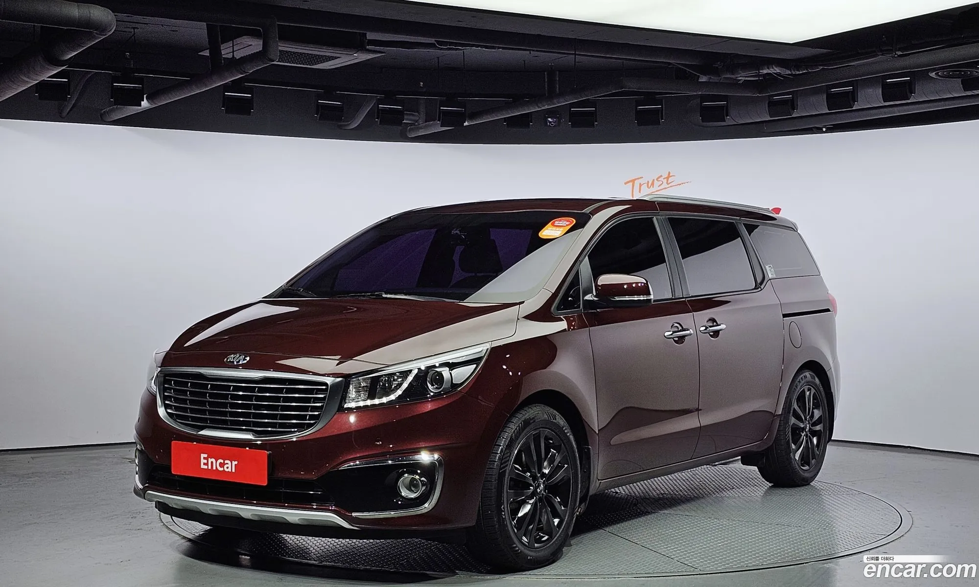 Kia Carnival 9-Seater Prestige 2015 - фотография 12001059