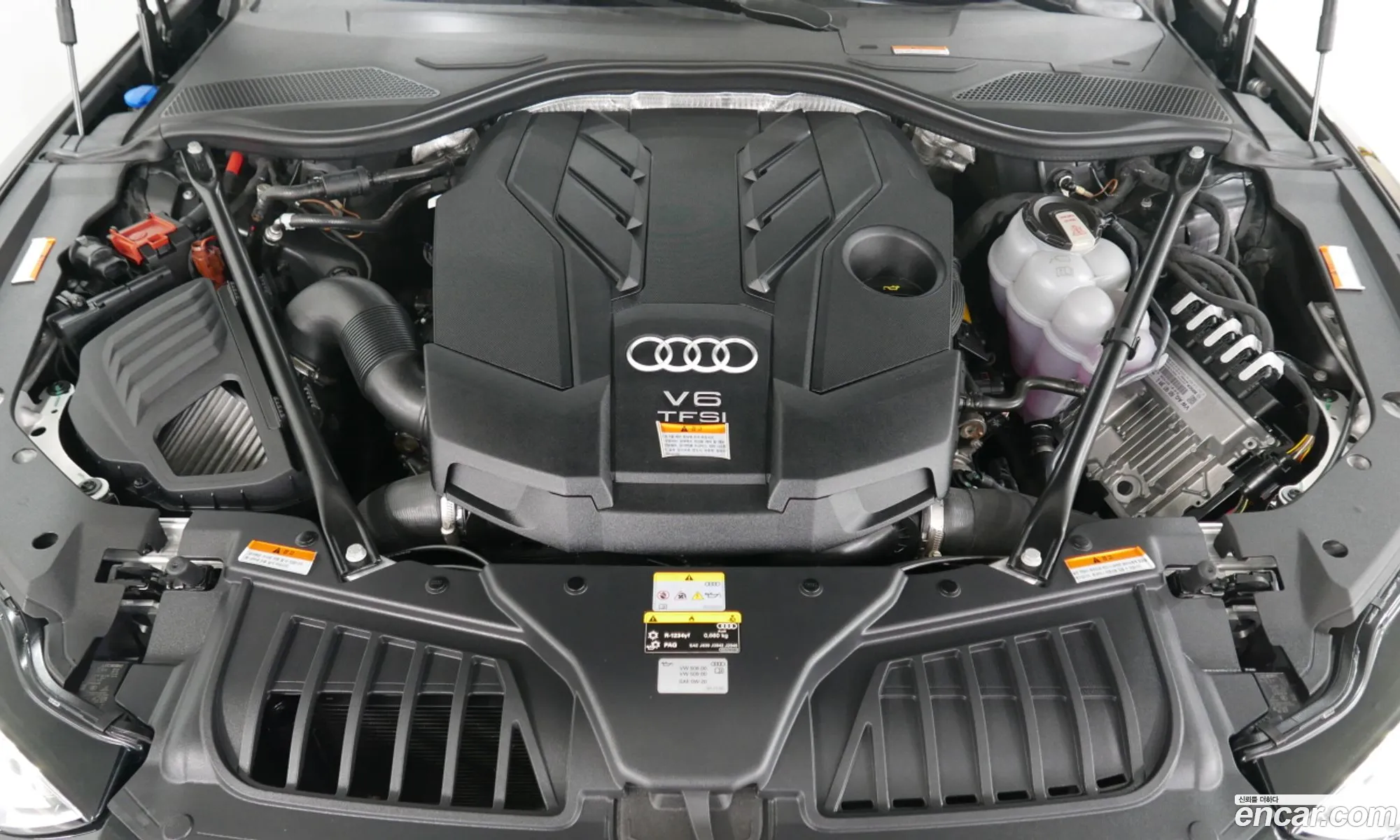 Audi A8 Iv D5 55 Tfsi Quattro Premium Lwb 2022 - фотография 672926