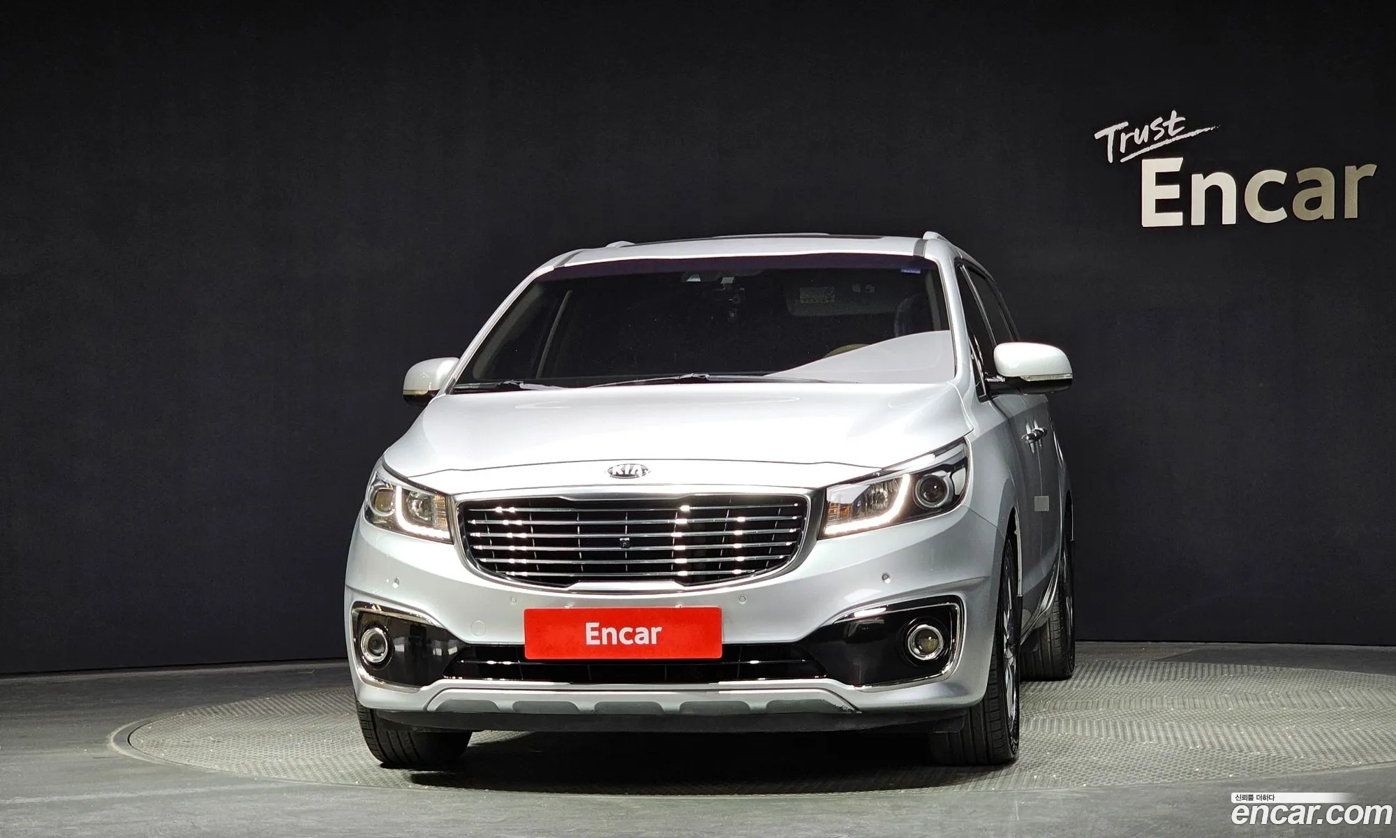 Kia Carnival 9-Seater Noblesse 2015 - фотография 12389640