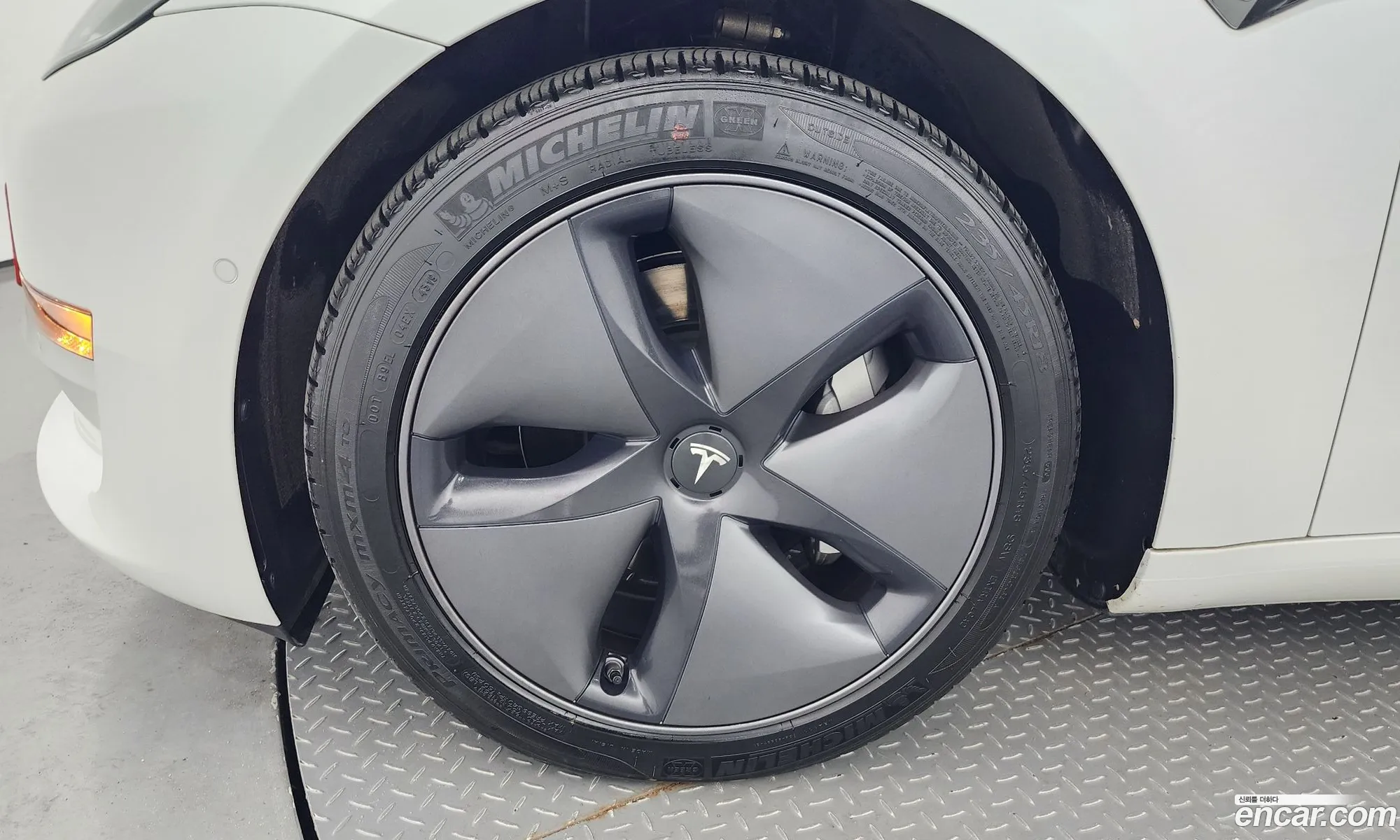Tesla Model 3 I Long Range 2020 - фотография 3727361