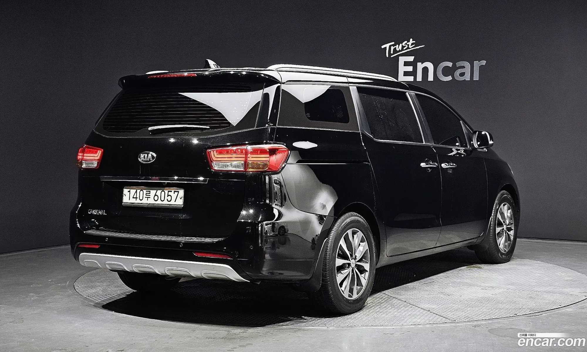Kia All New Carnival 9-Seater Luxury - фотография 19849487