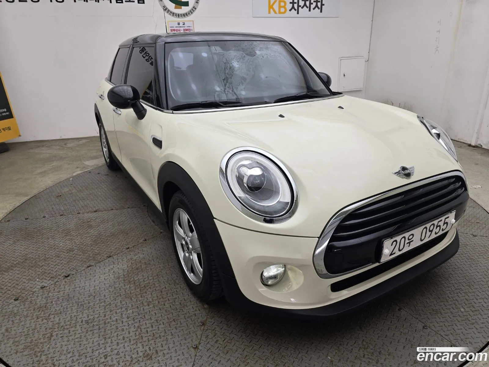Mini Cooper D 5-Door Mid 3Rd Generation - фотография 4859468