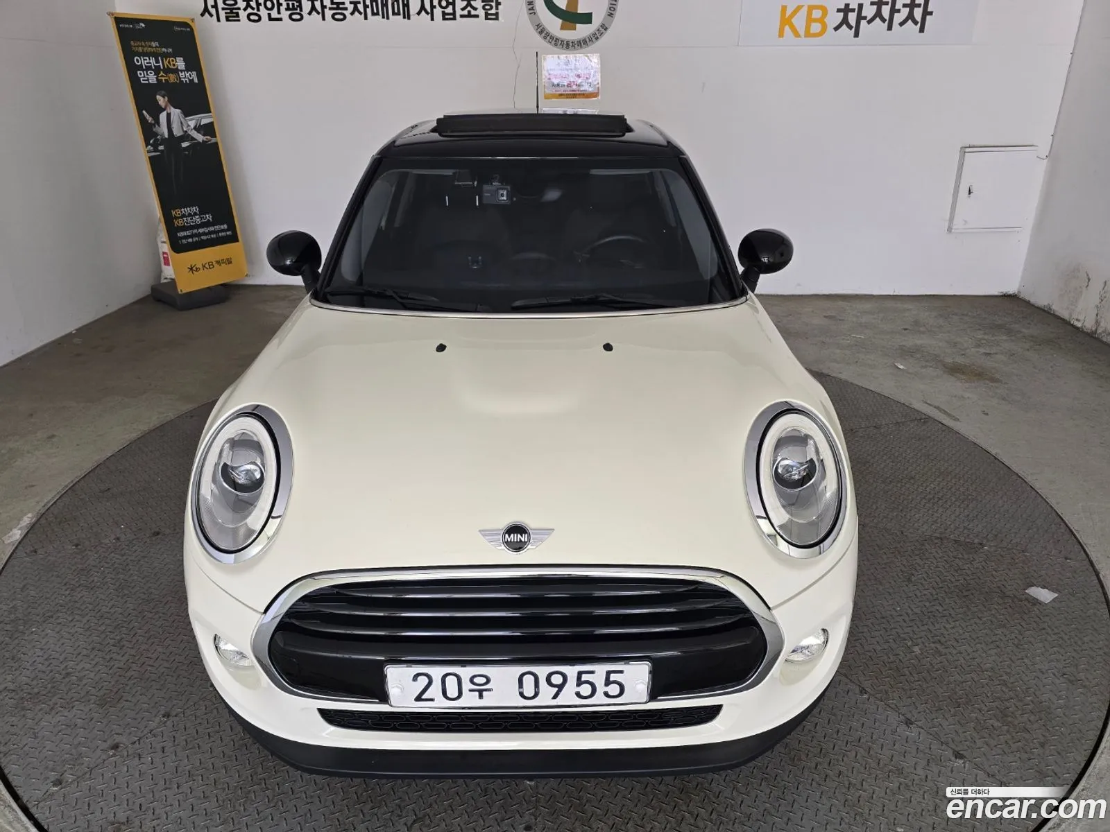 Mini Cooper D 5-Door Mid 3Rd Generation - фотография 4859470