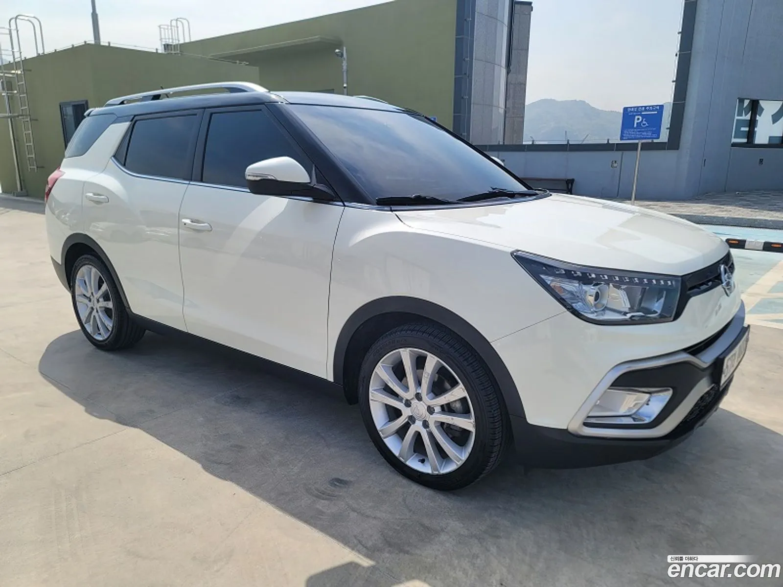 Ssangyong Tivoli Tivoli Diesel Ix 2Wd 2016 - фотография 17505341