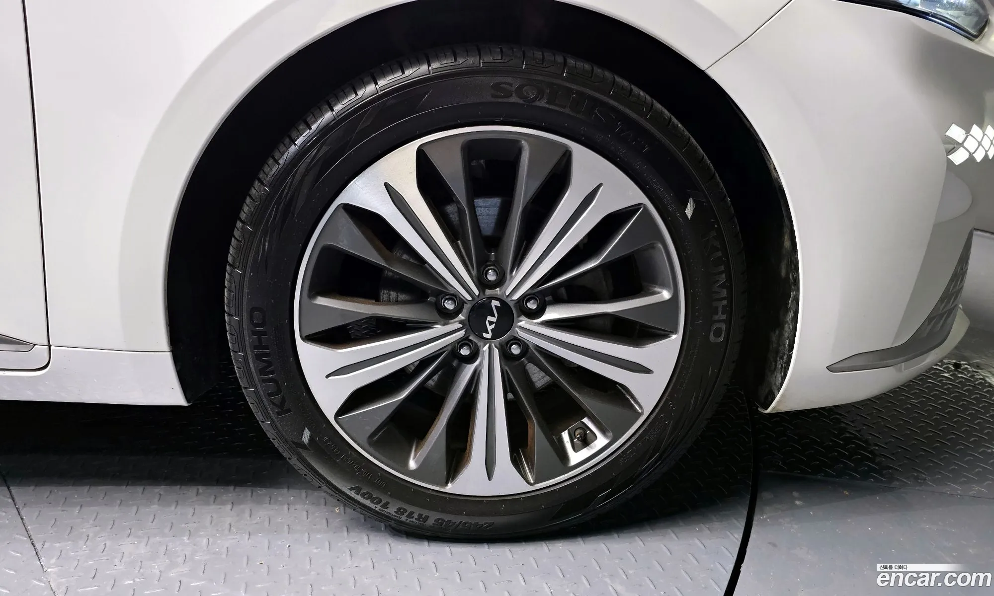 Kia K8 Signature 2022 - фотография 11895748
