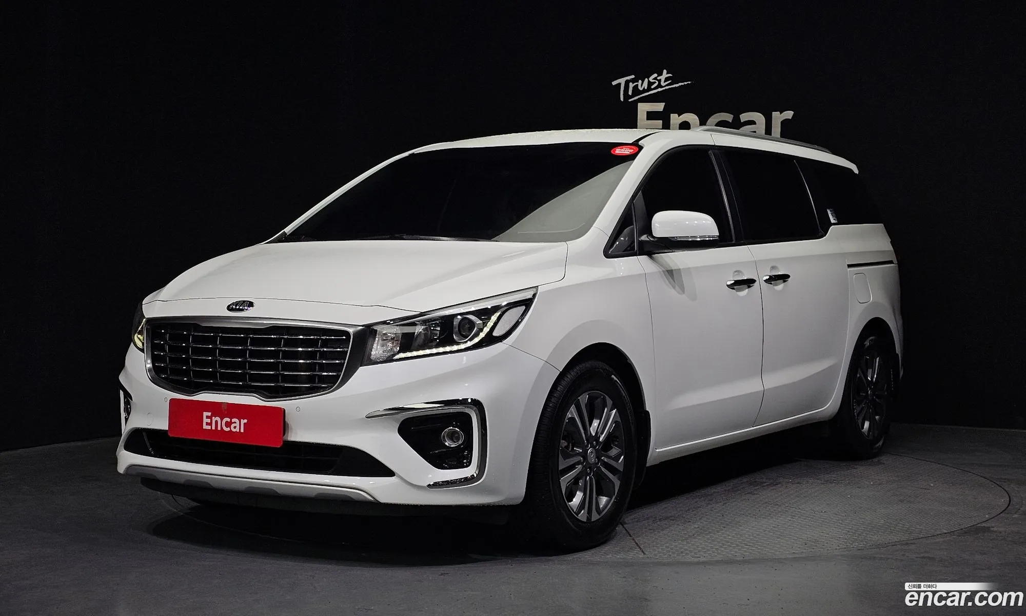 Kia Carnival Iii 9-Seater Luxury 2019 - фотография 19511013