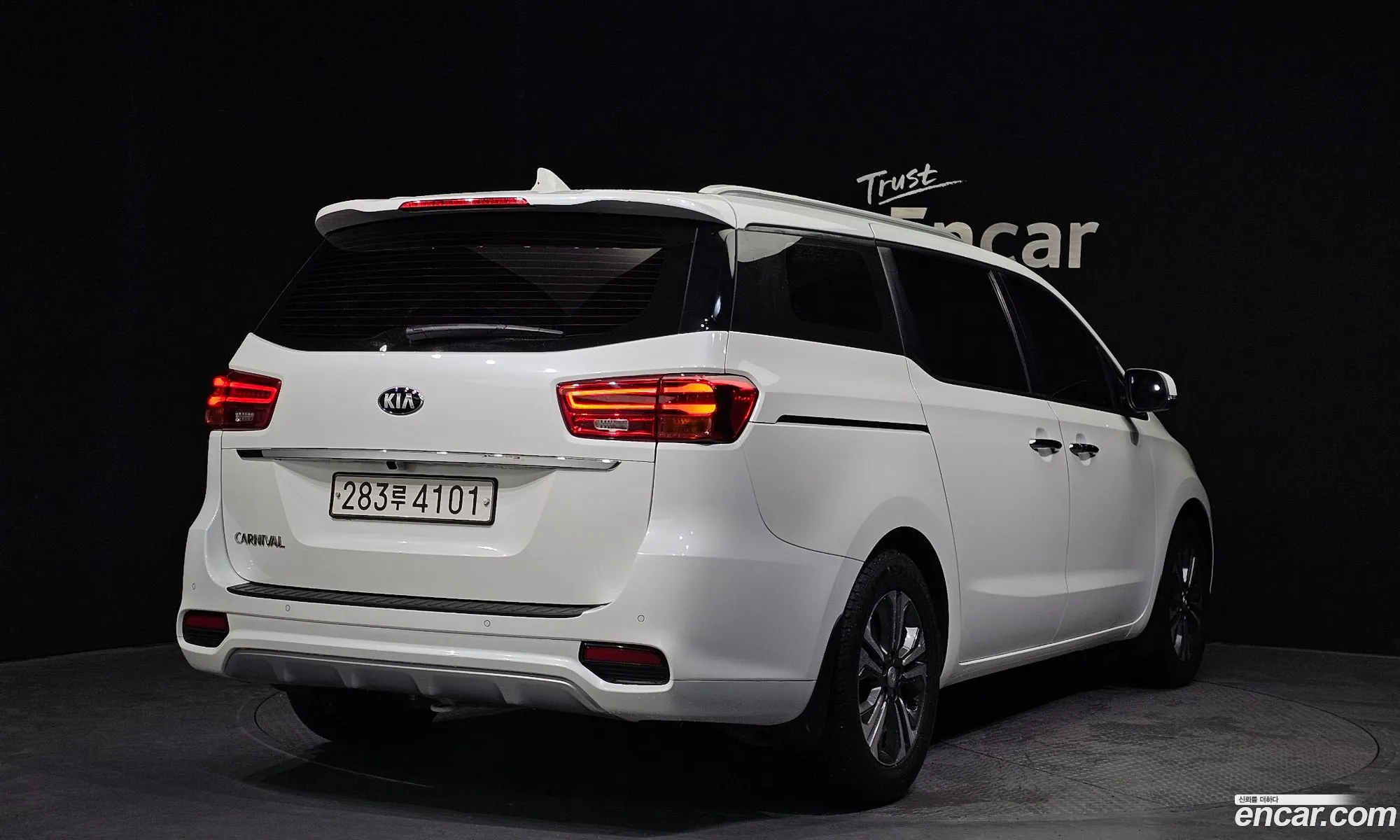 Kia Carnival Iii 9-Seater Luxury 2019 - фотография 19511014