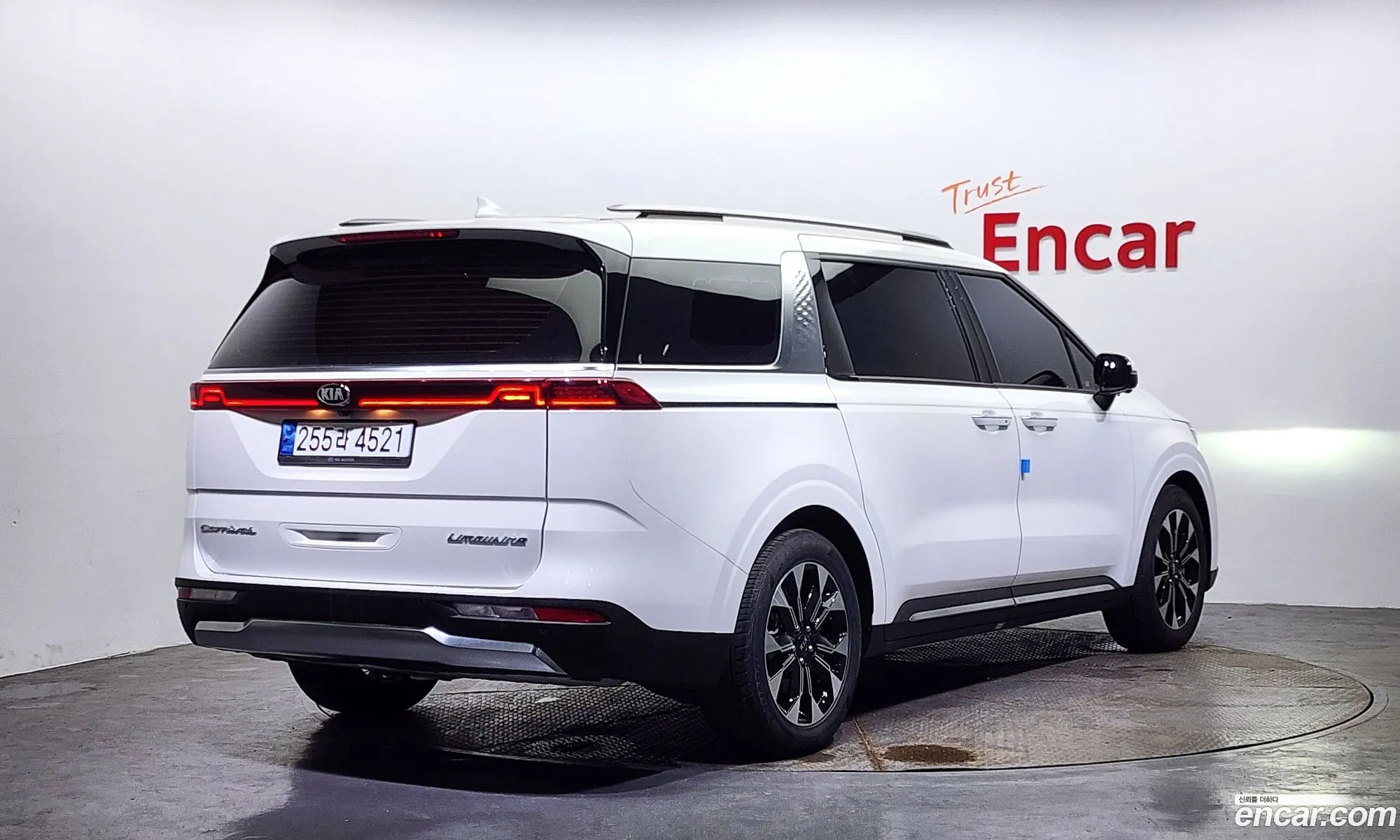 Kia Carnival 7-Seater Signature 2021 - фотография 12344770