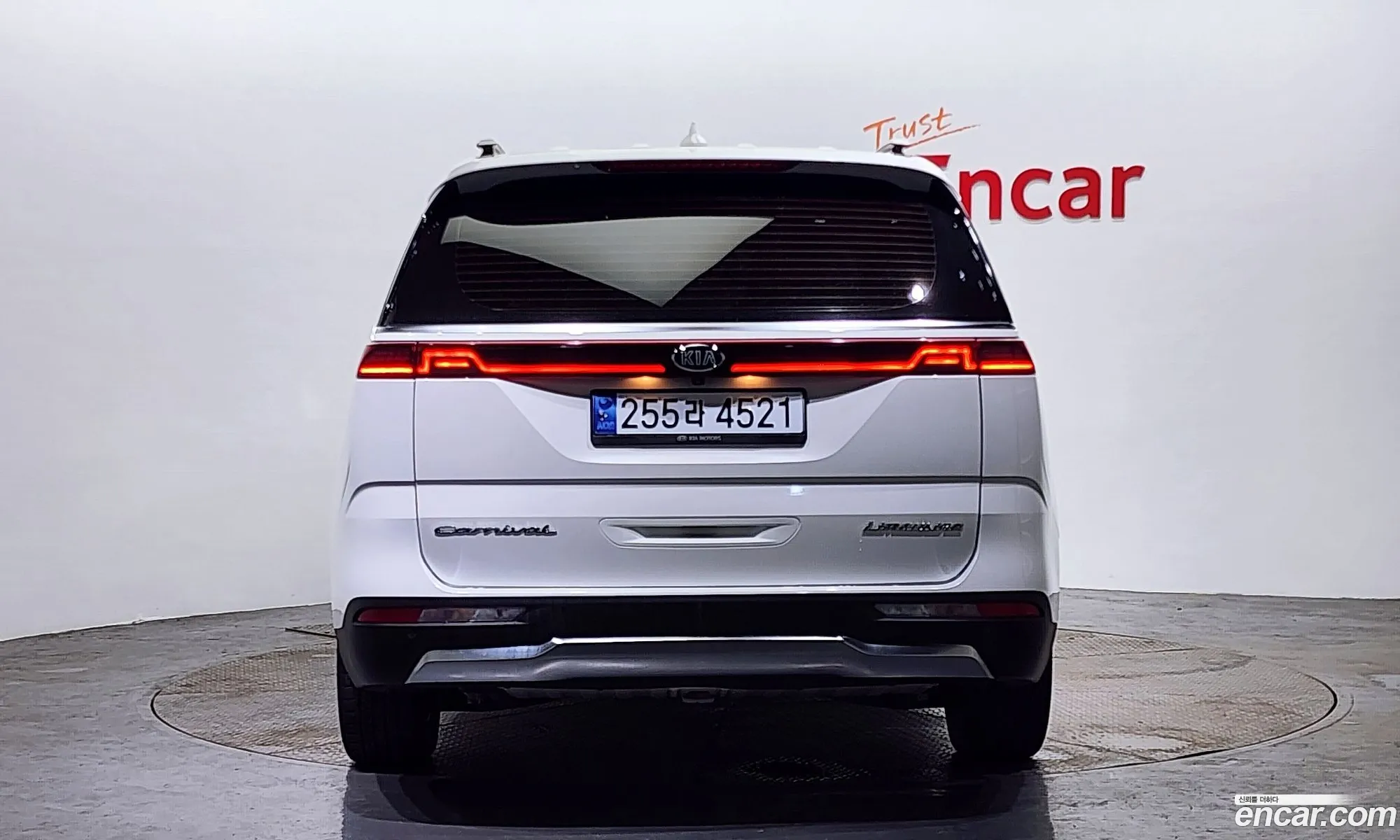 Kia Carnival 7-Seater Signature 2021 - фотография 12344772