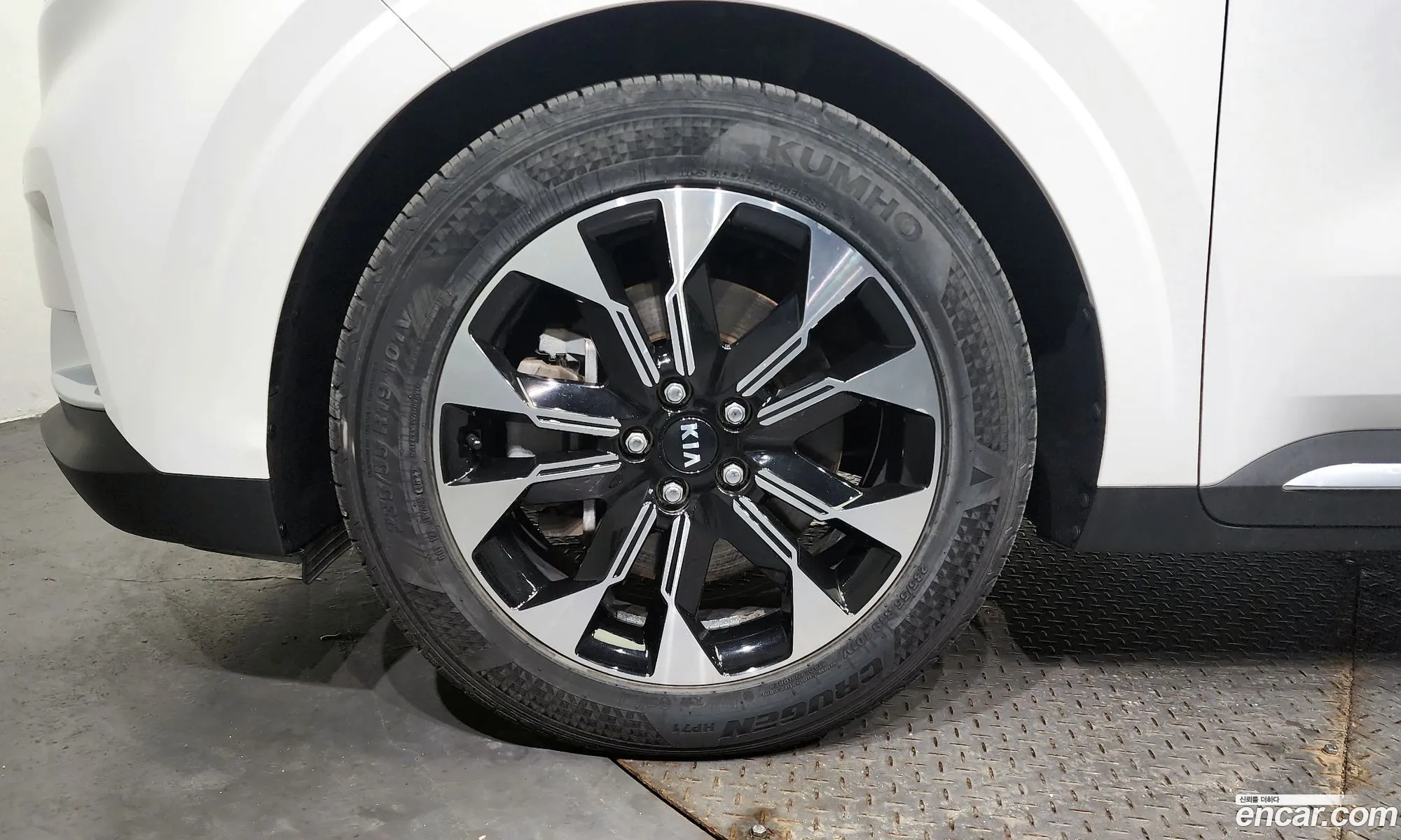Kia Carnival 7-Seater Signature 2021 - фотография 12344773