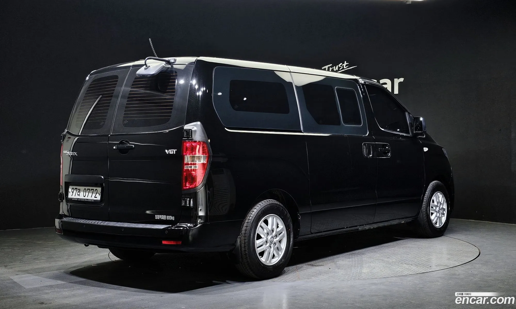 Hyundai Starex 5 Seater Van 2019 - фотография 11953454