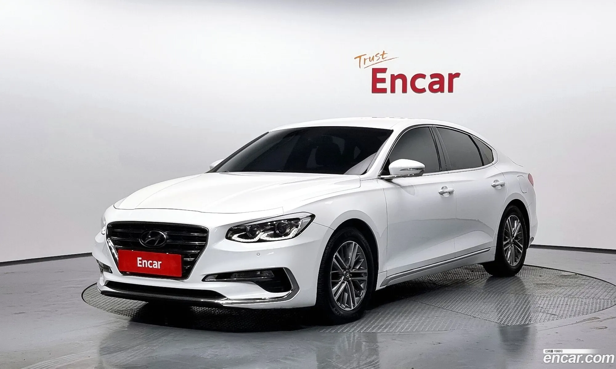 Hyundai Grandeur Ig 30 Lpi Modern Rental Car - фотография 12042377