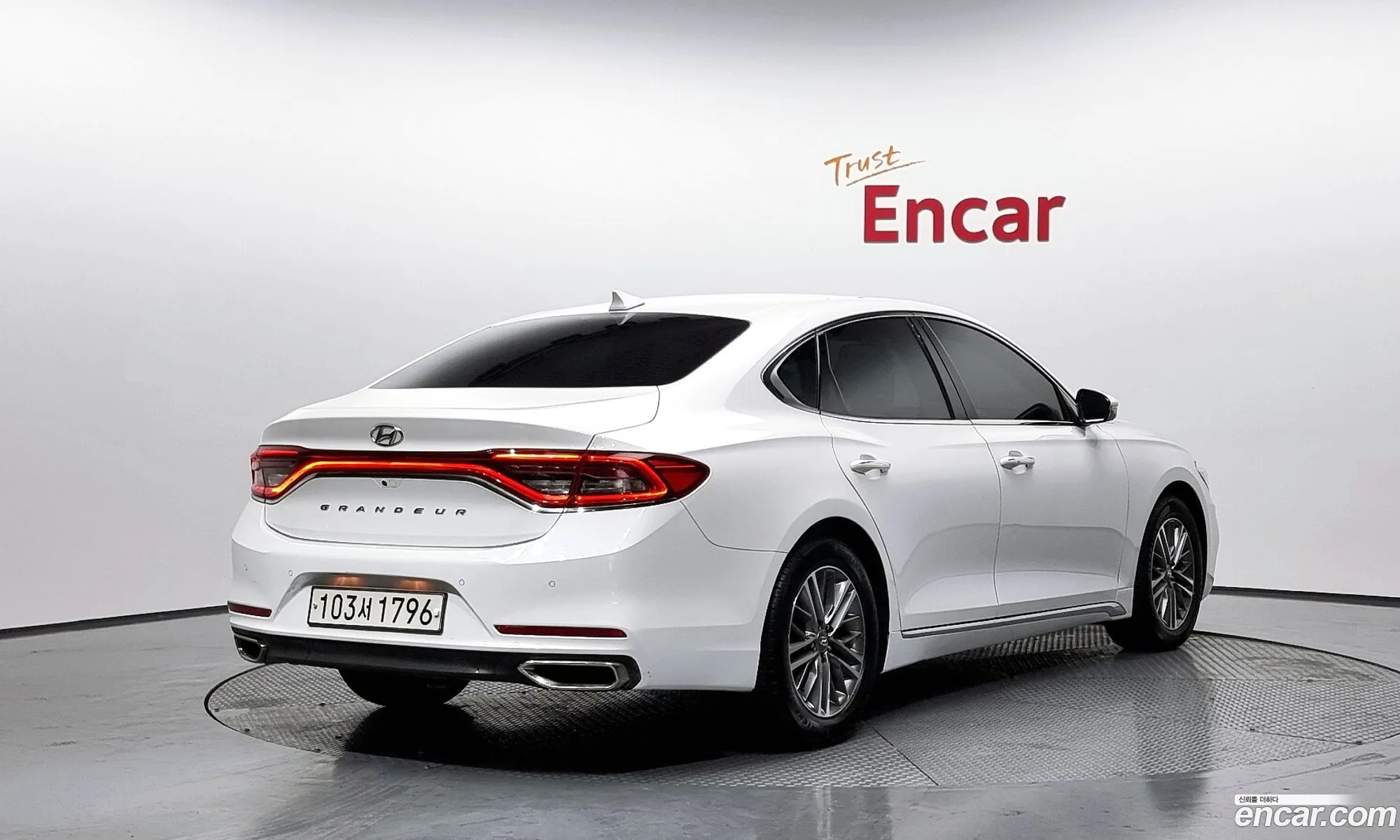 Hyundai Grandeur Ig 30 Lpi Modern Rental Car - фотография 12042378
