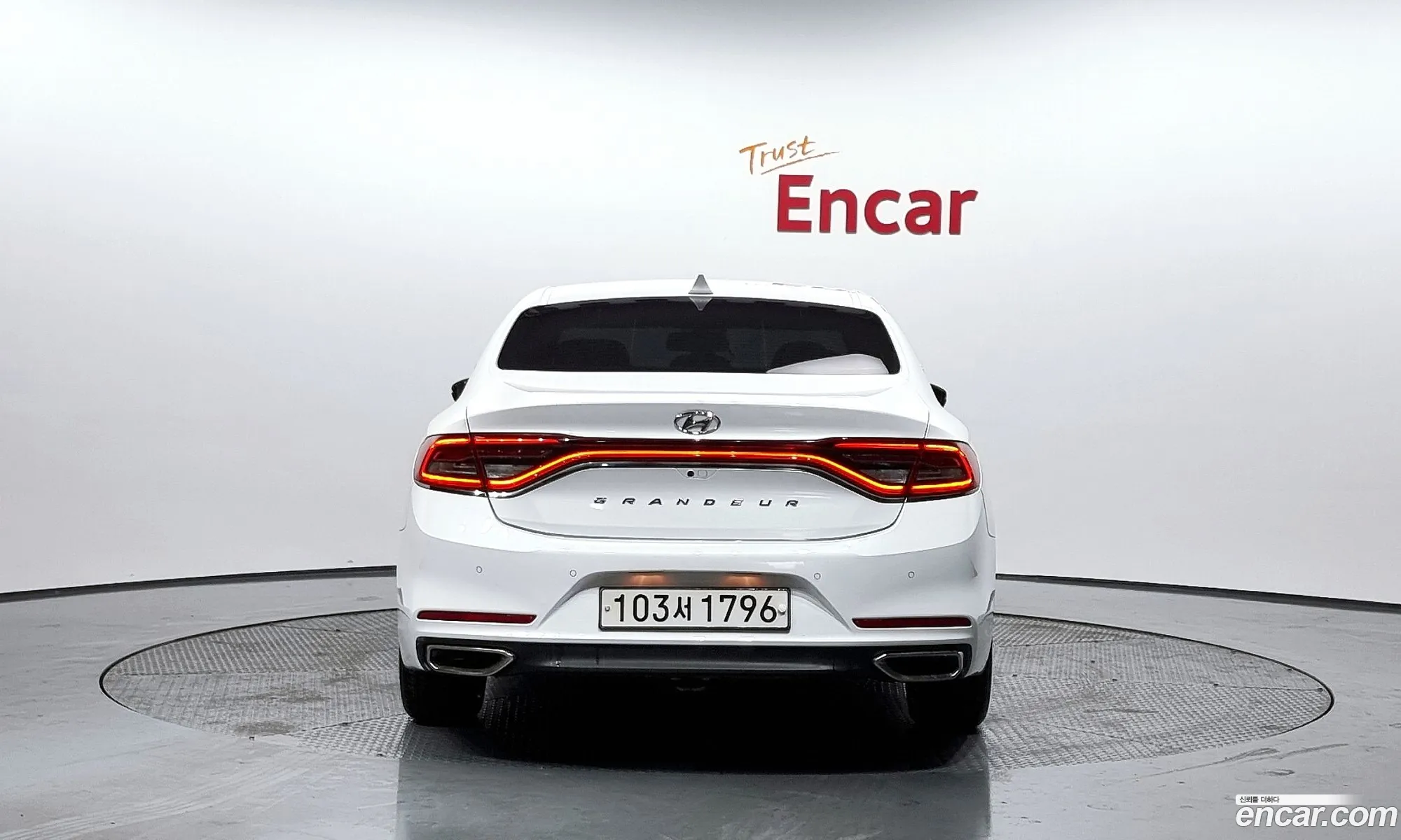 Hyundai Grandeur Ig 30 Lpi Modern Rental Car - фотография 12042380