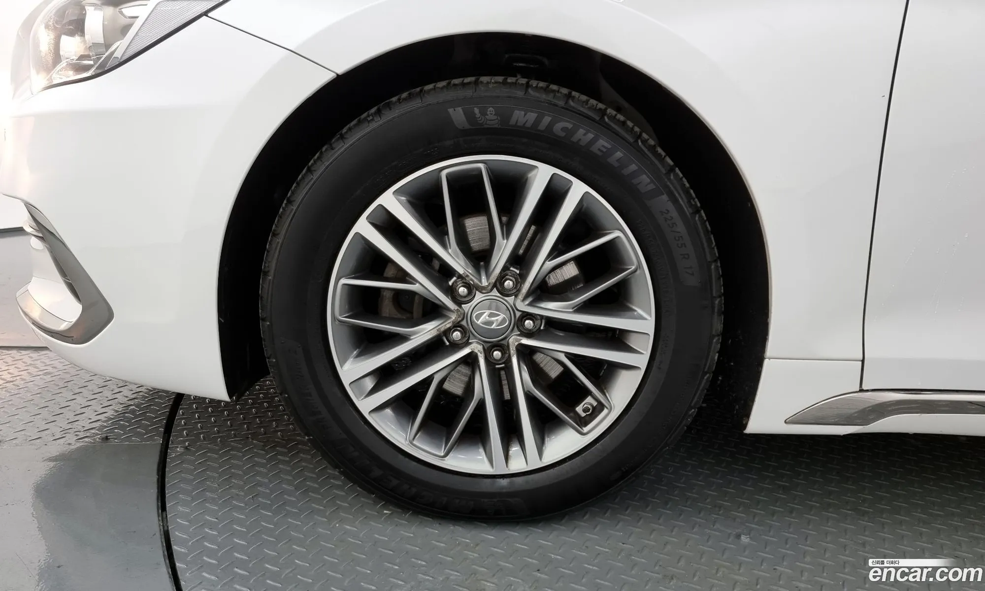 Hyundai Grandeur Ig 30 Lpi Modern Rental Car - фотография 12042381