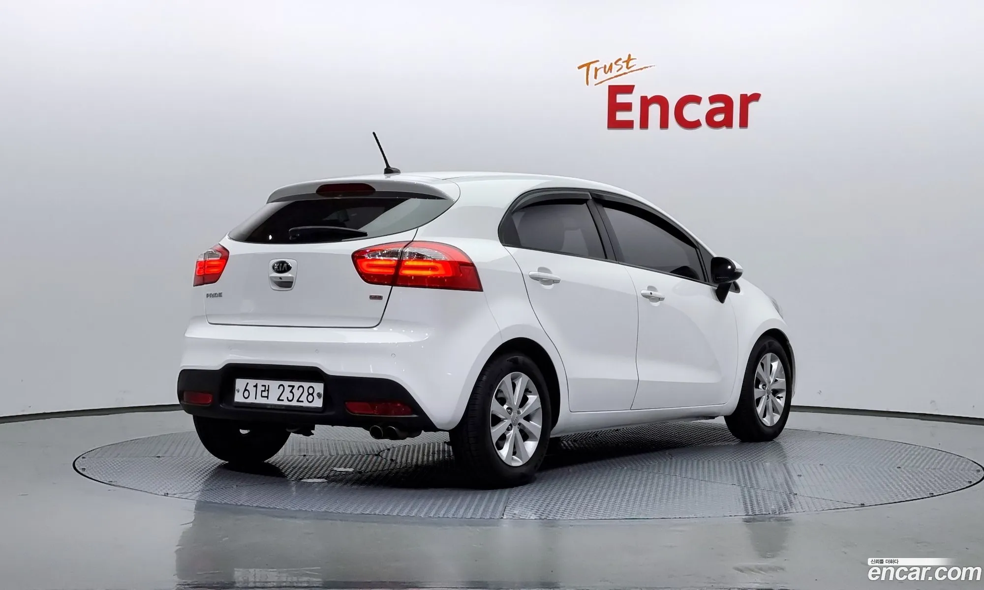 Kia Pride Iii 16 Gdi Hatchback 2014 - фотография 12486501