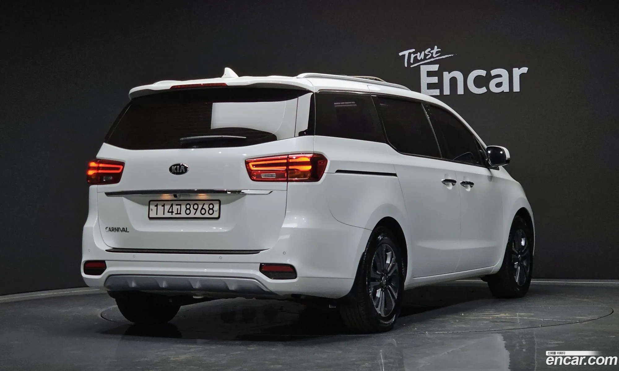 Kia Carnival Iii 9-Seater Luxury 2019 - фотография 12562563