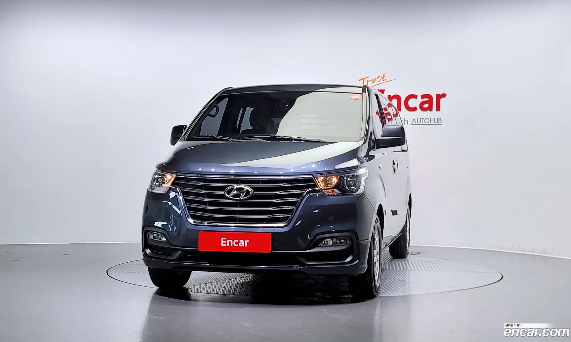 Hyundai Starex 5 Seater Van 2018 - фотография 17280640