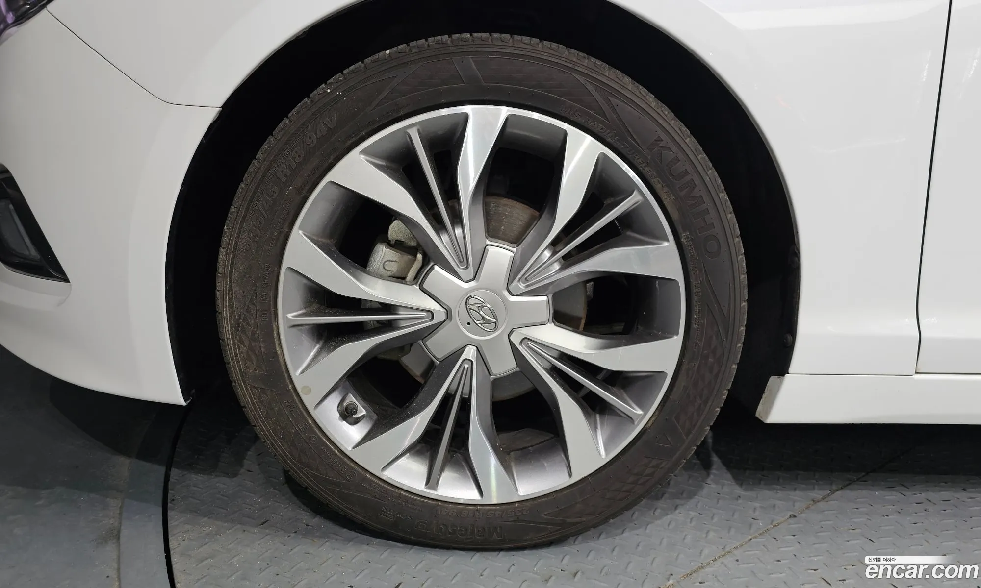 Hyundai Lf Sonata 20 Premium - фотография 12060801
