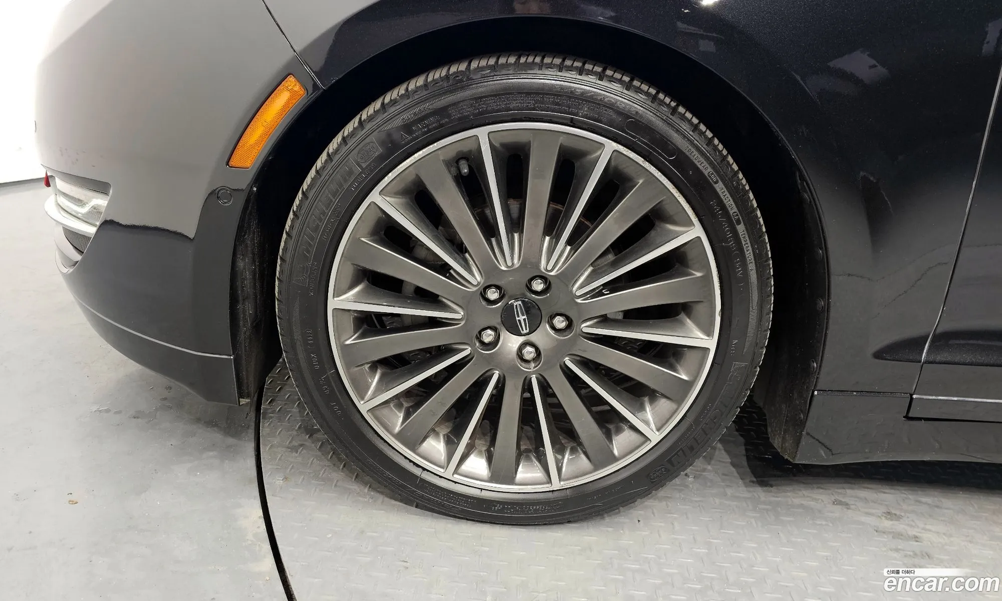 Lincoln Mkz Ii Hybrid 2015 - фотография 3739559