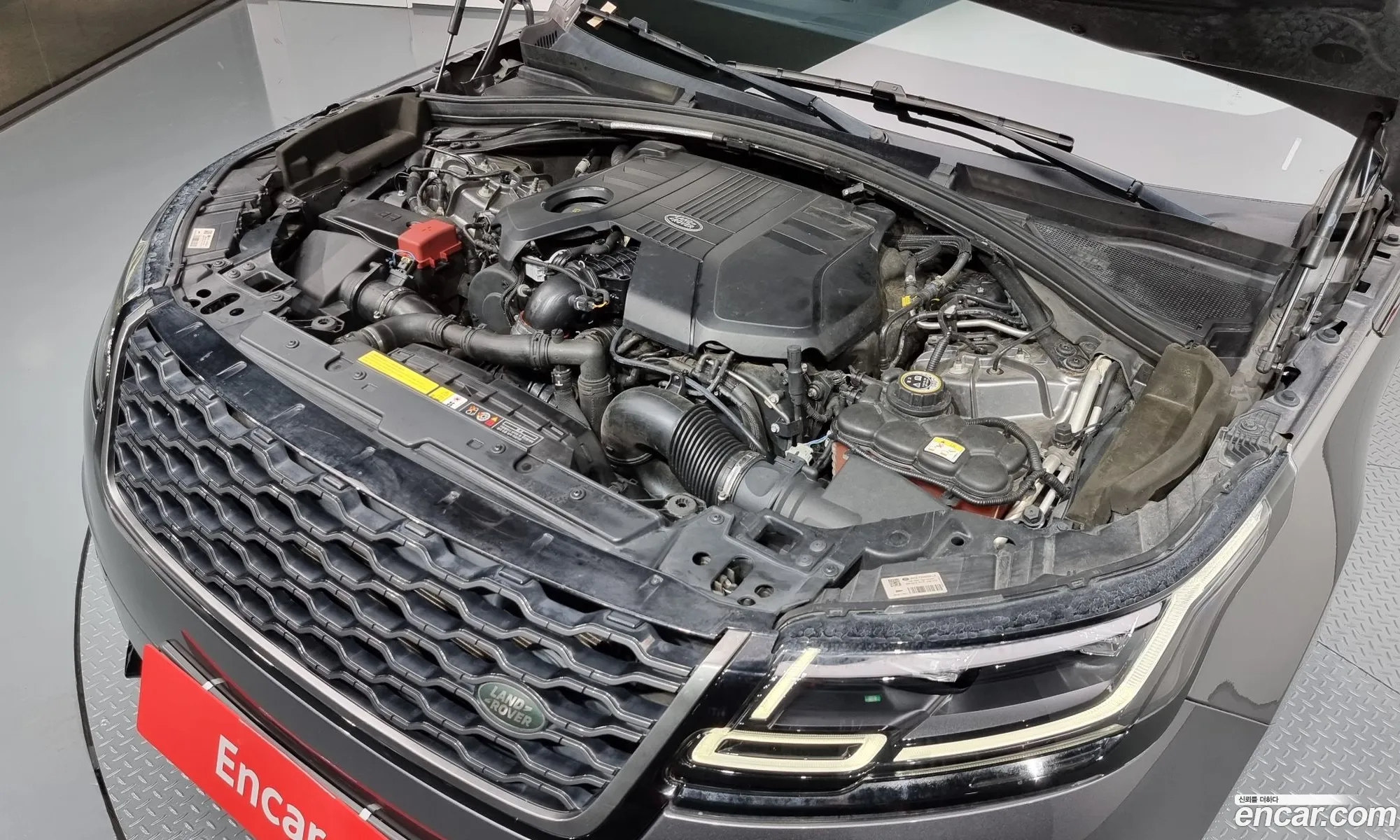 Land Rover Range Rover Velar I 30 D300 R-Dynamic Hse 2018 - фотография 4219037