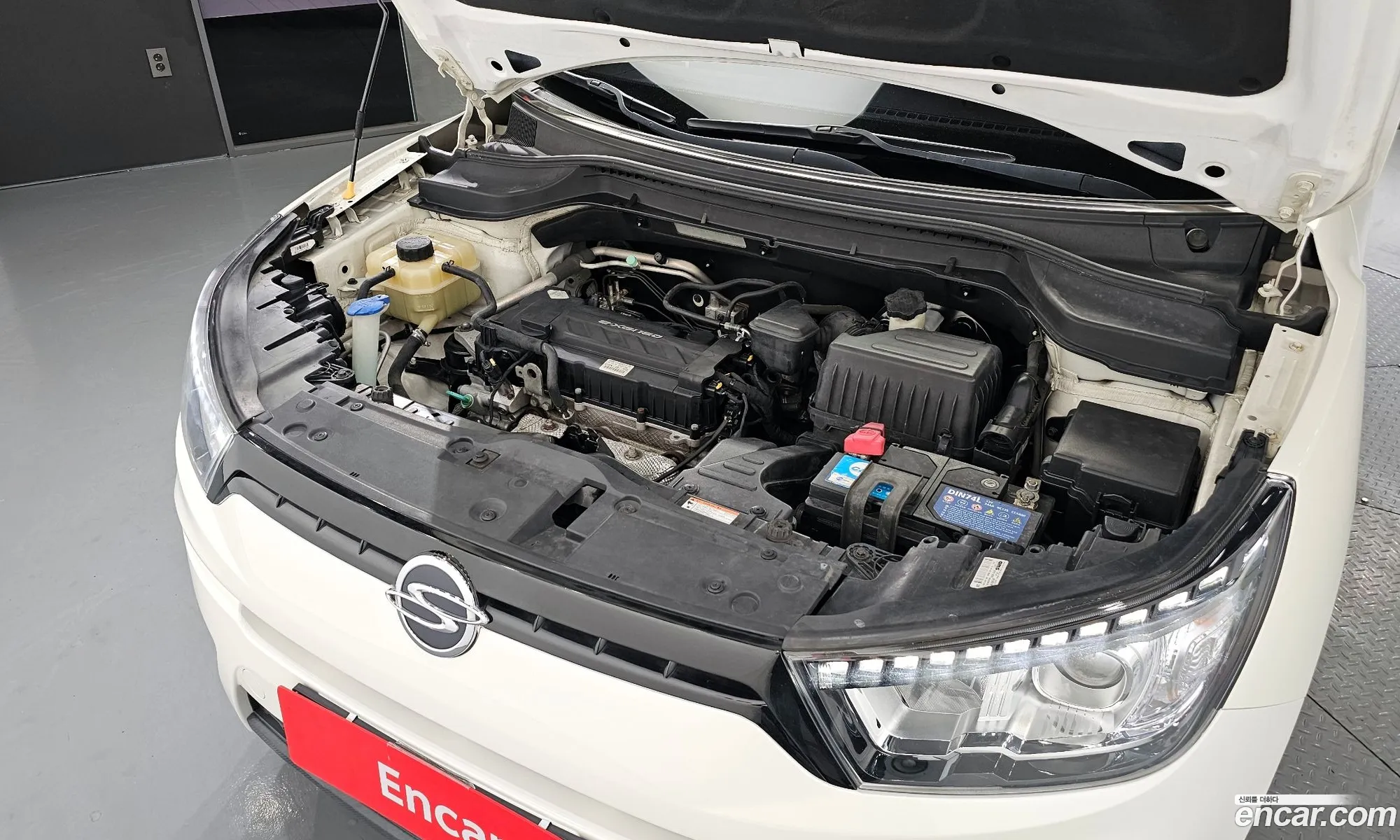 Ssangyong Tivoli Tivoli Vx 2Wd 2015 - фотография 14950952