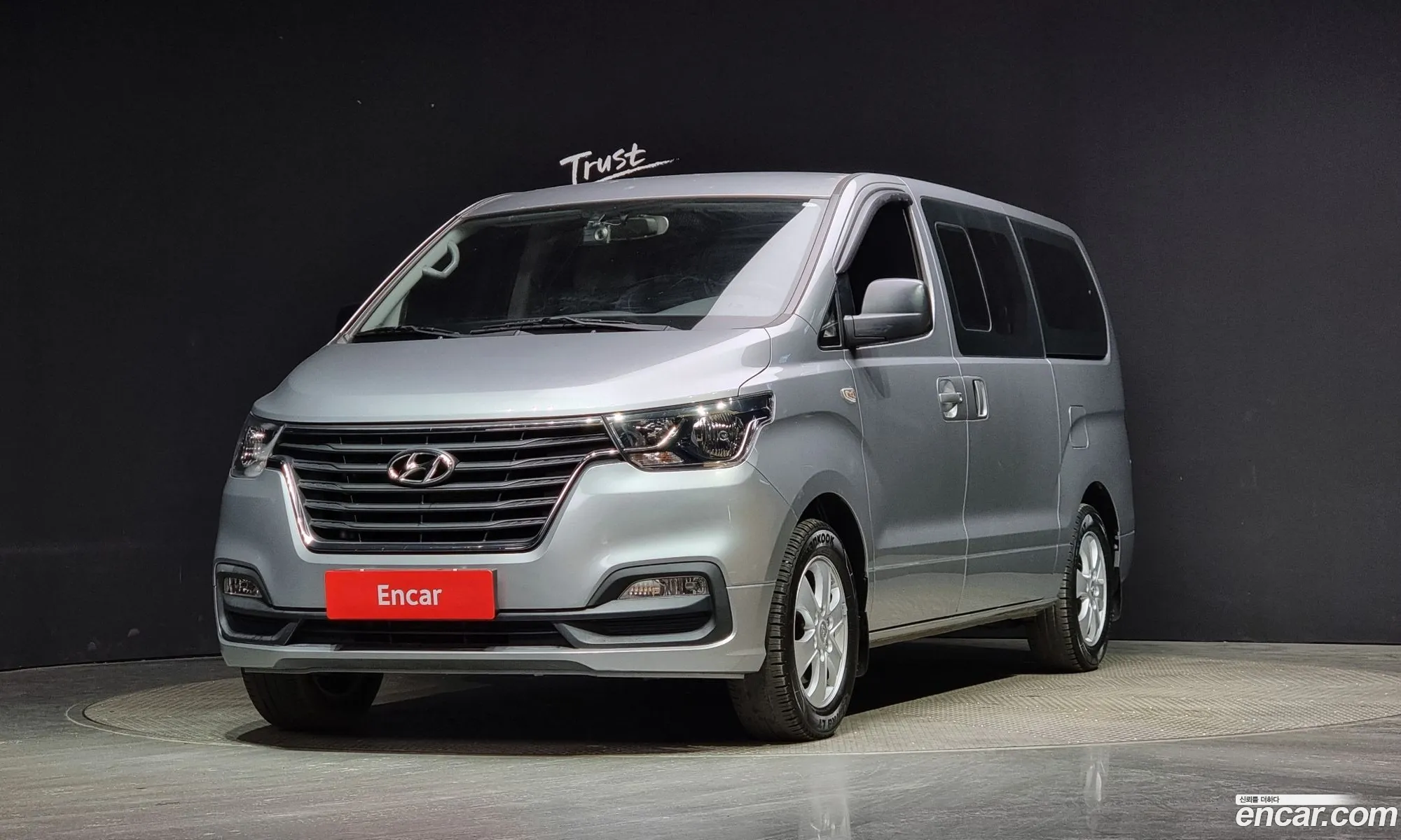 Hyundai Starex Wagon 11-Seater 2019 - фотография 11628530