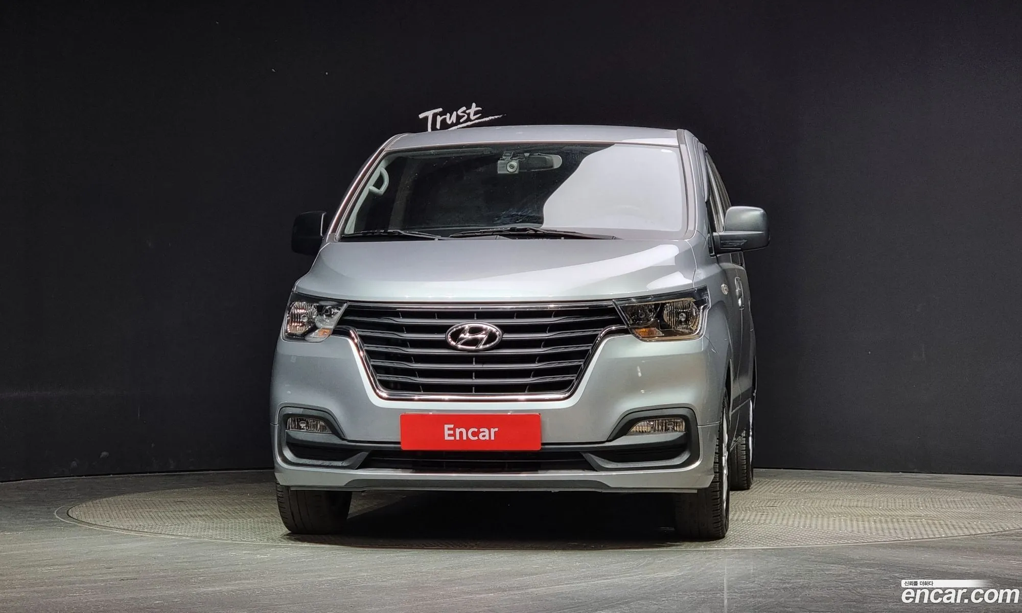 Hyundai Starex Wagon 11-Seater 2019 - фотография 11628532