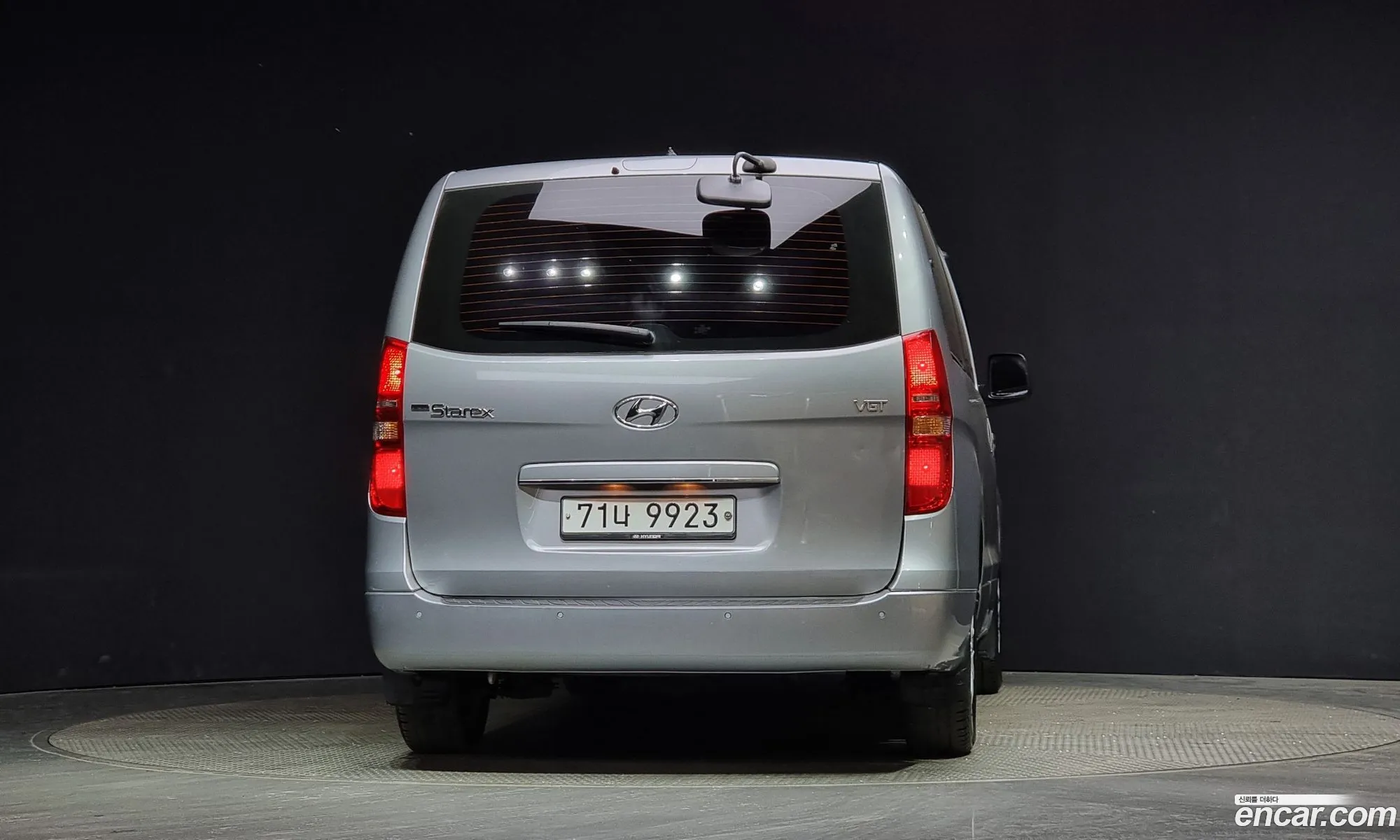 Hyundai Starex Wagon 11-Seater 2019 - фотография 11628533