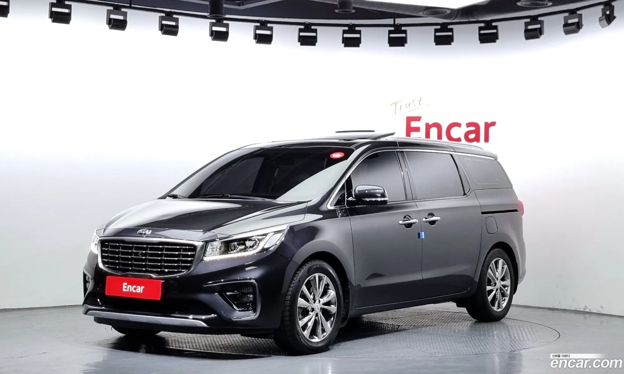 Kia Carnival Iii 7-Seater Limousine 2019 - фотография 12284359