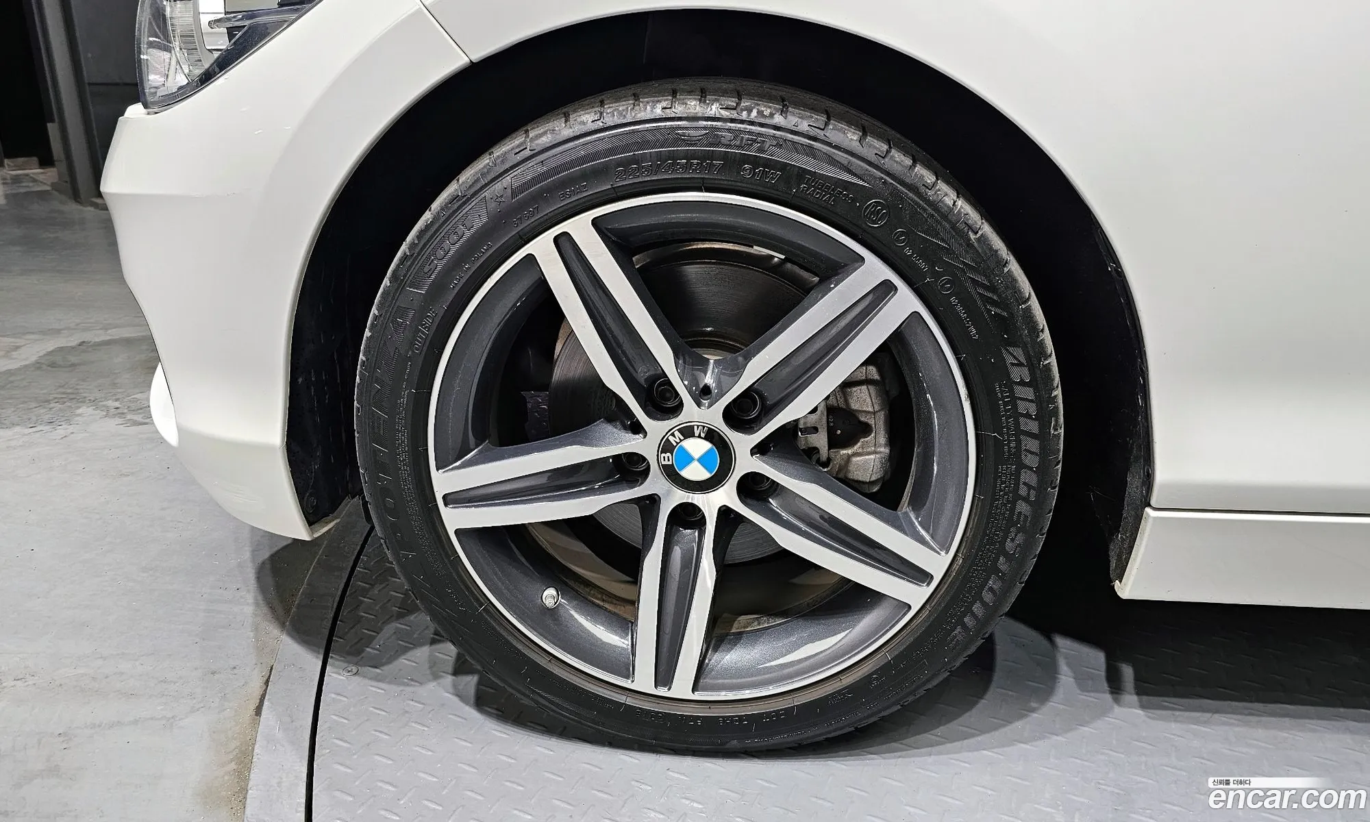 BMW 1Er 118D Sport 5 Door 2019 - фотография 12860831