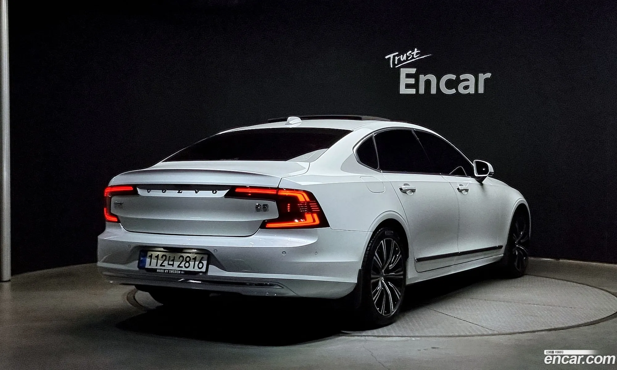 Volvo S90 B5 Ultimate Bright 2023 - фотография 4504355