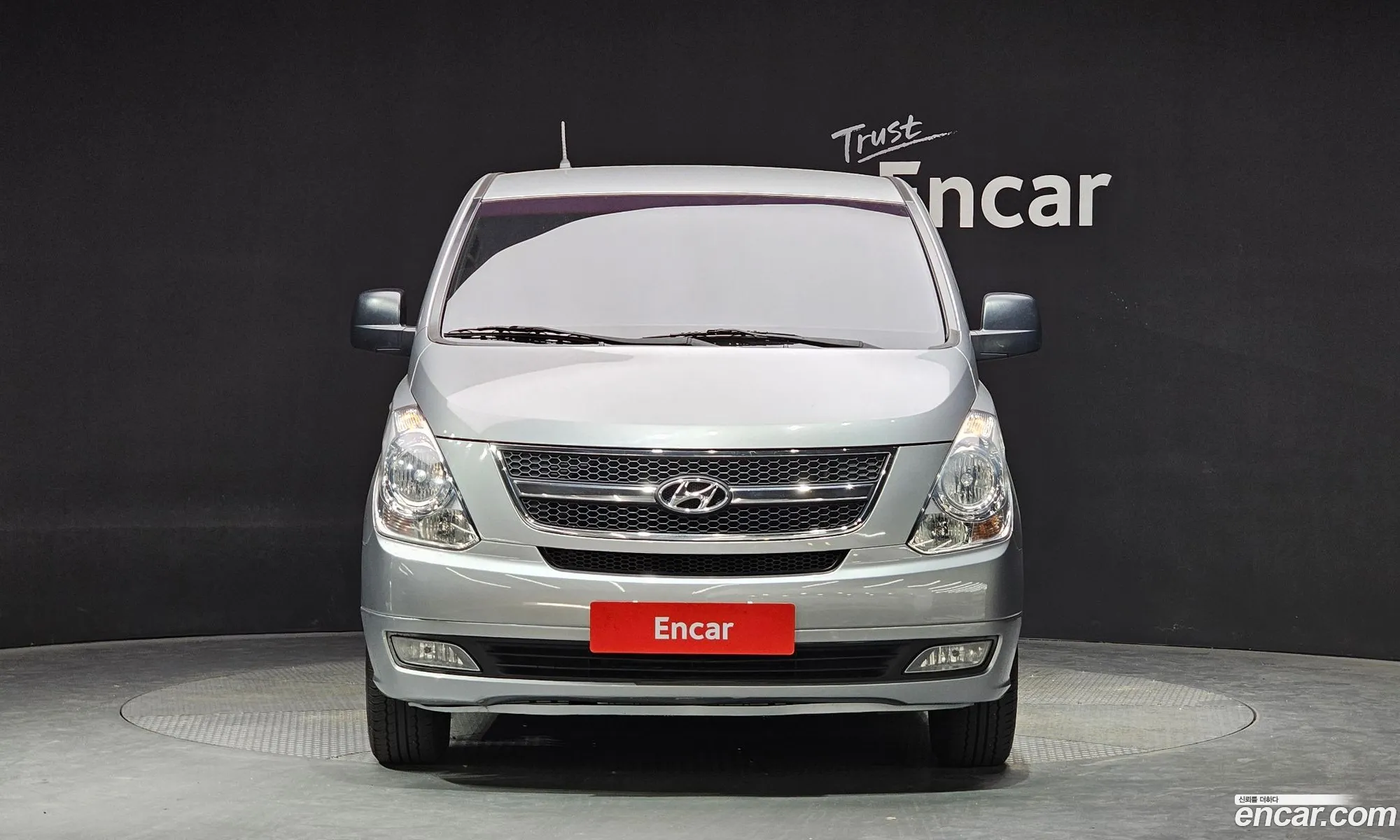 Hyundai Grand Starex 5-Seater Van Cvx Luxury - фотография 12067092