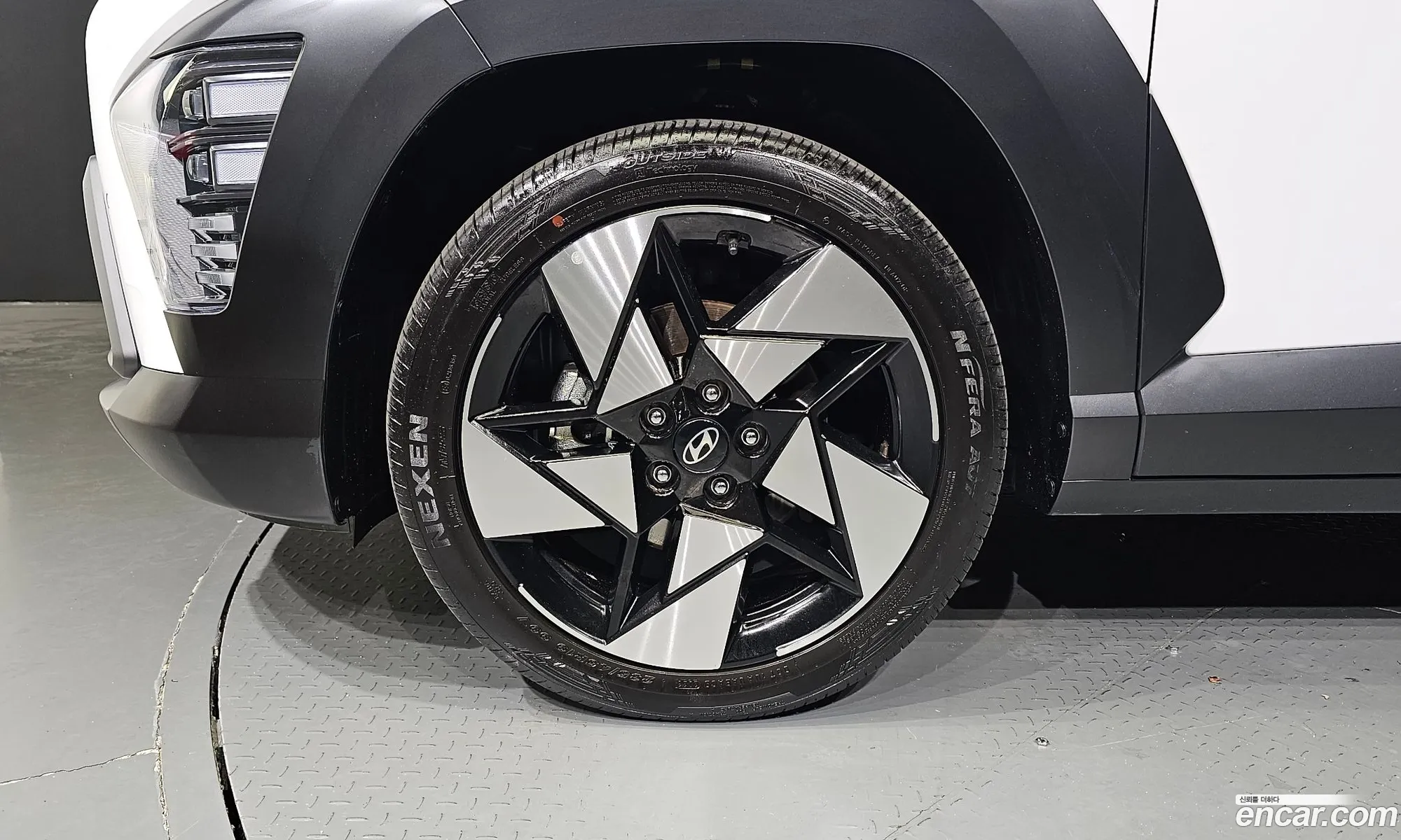 Hyundai Kona Gasoline 16 Turbo 2Wd 2023 - фотография 12042405
