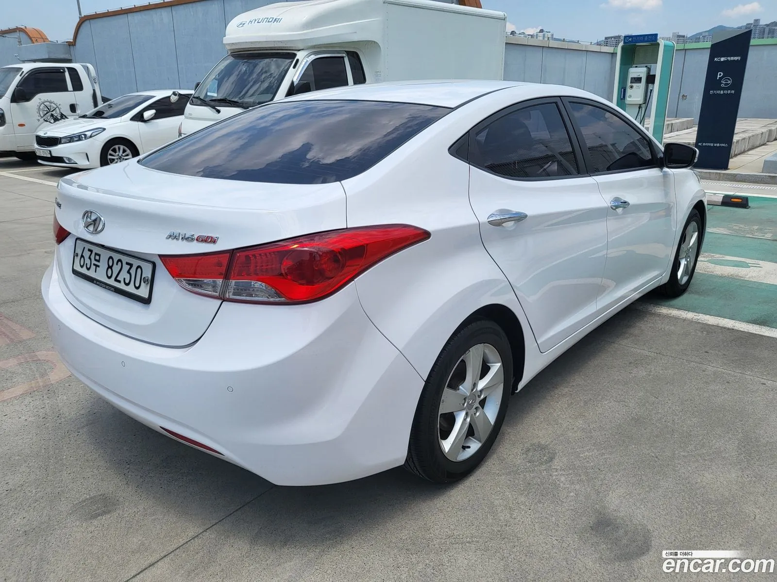 Hyundai Avante V M16 Gdi Luxury 2012 - фотография 18991247