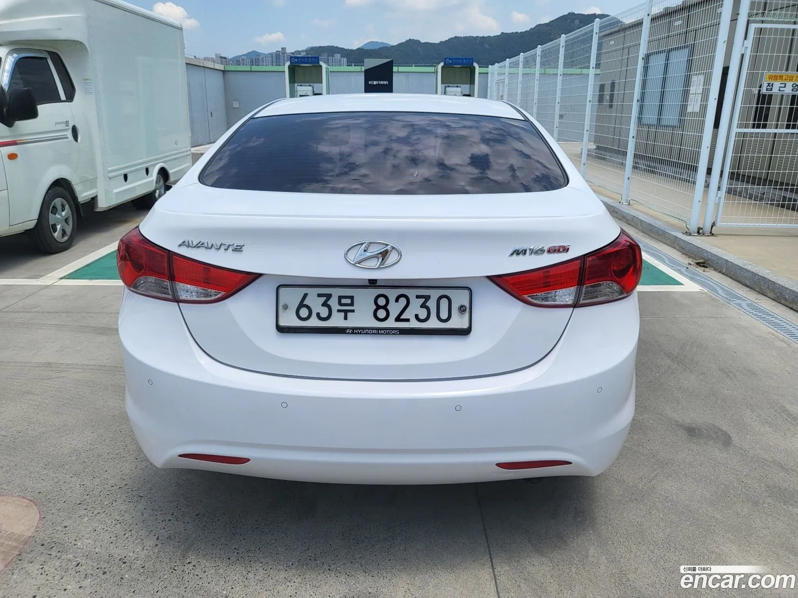 Hyundai Avante V M16 Gdi Luxury 2012 - фотография 18991248