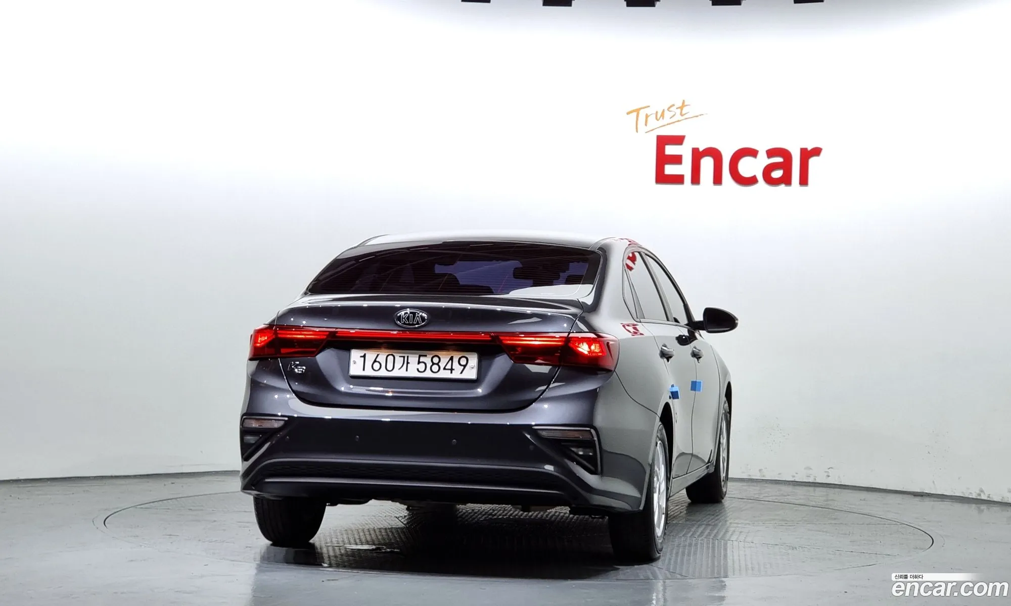 Kia K3 Luxury 2019 - фотография 11791323