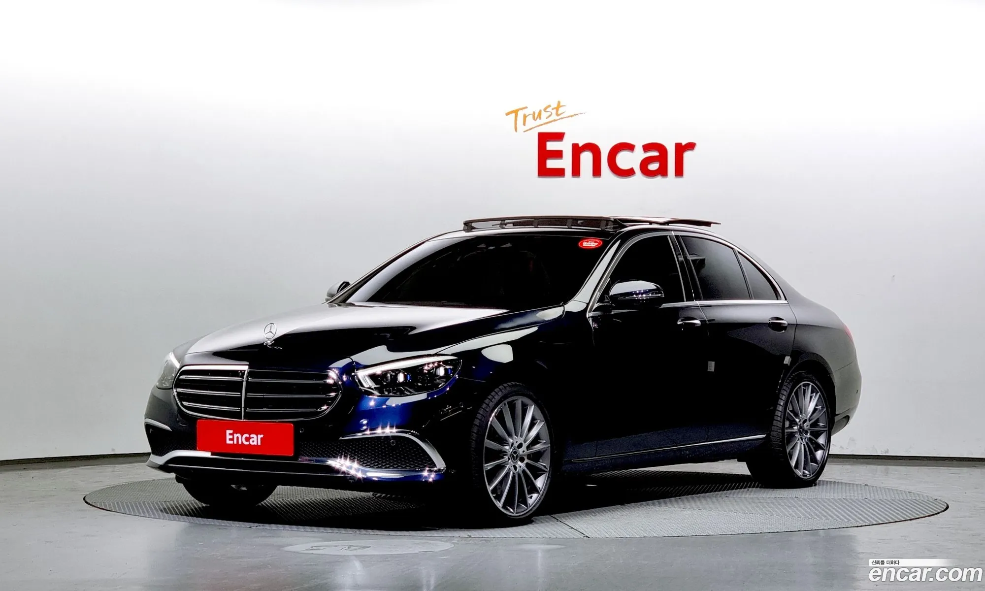 Mercedes-Benz E-Klasse E450 4Matic Exclusive 2023 - фотография 12092296
