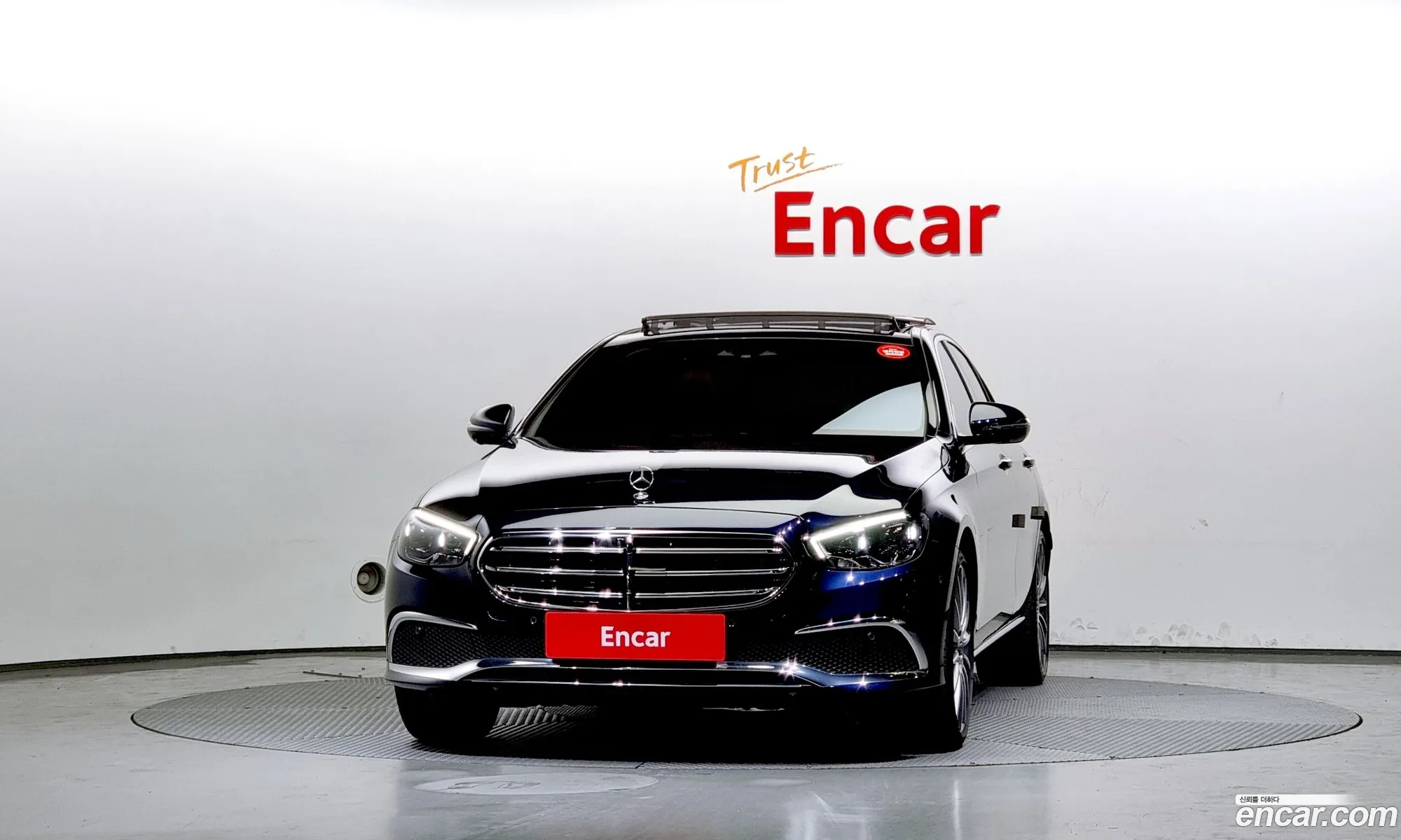 Mercedes-Benz E-Klasse E450 4Matic Exclusive 2023 - фотография 12092298