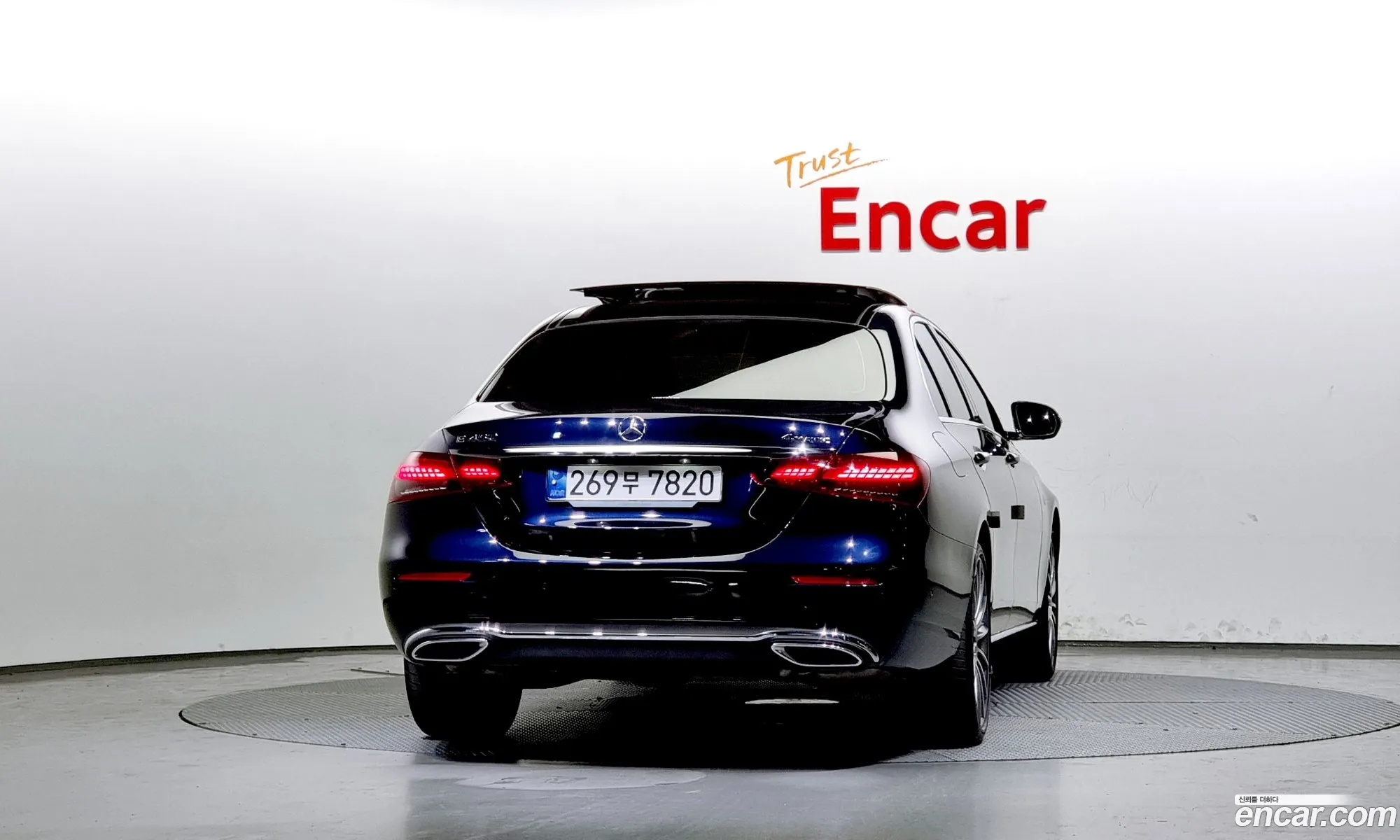 Mercedes-Benz E-Klasse E450 4Matic Exclusive 2023 - фотография 12092299