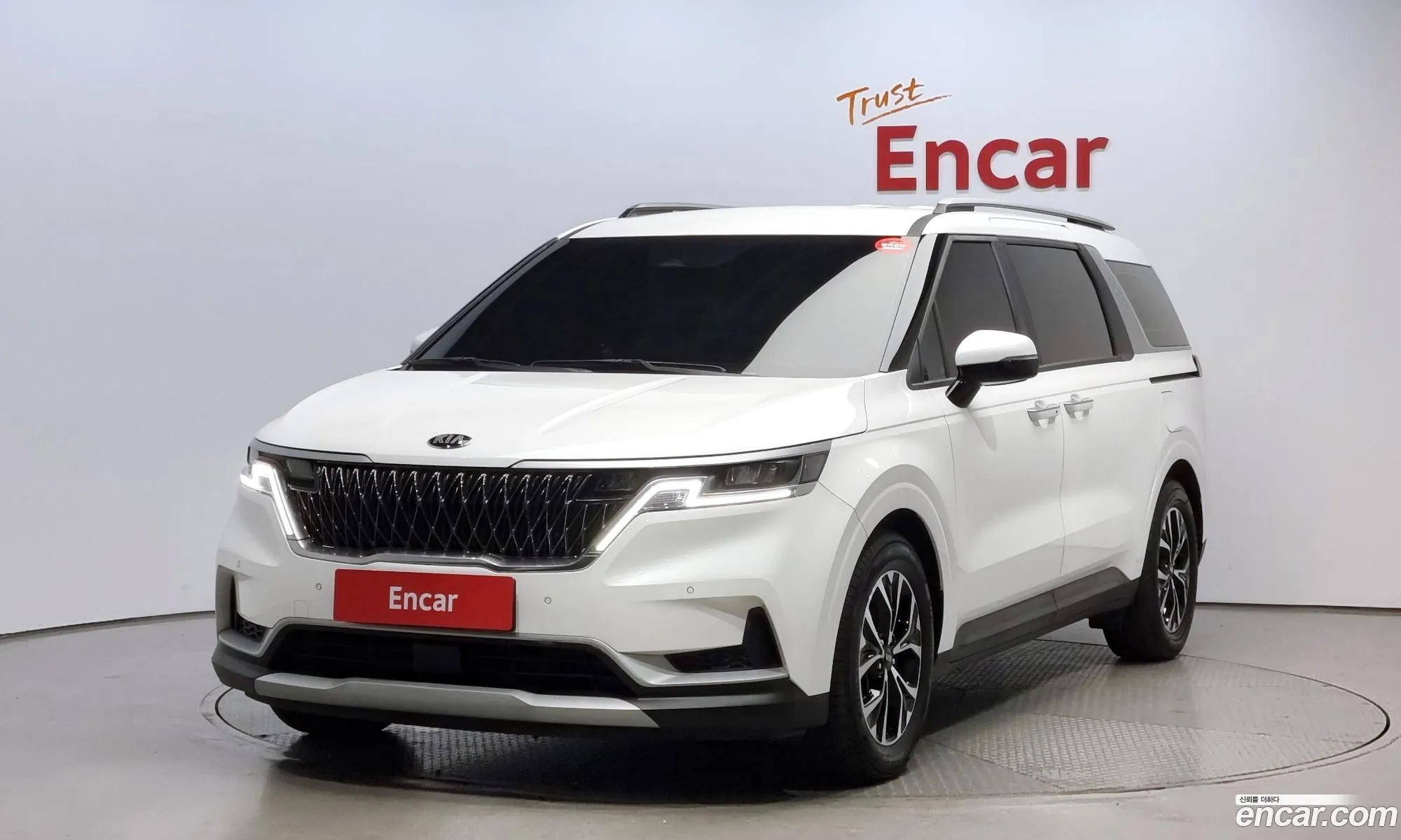 Kia Carnival 9-Seater Prestige 2021 - фотография 12550913