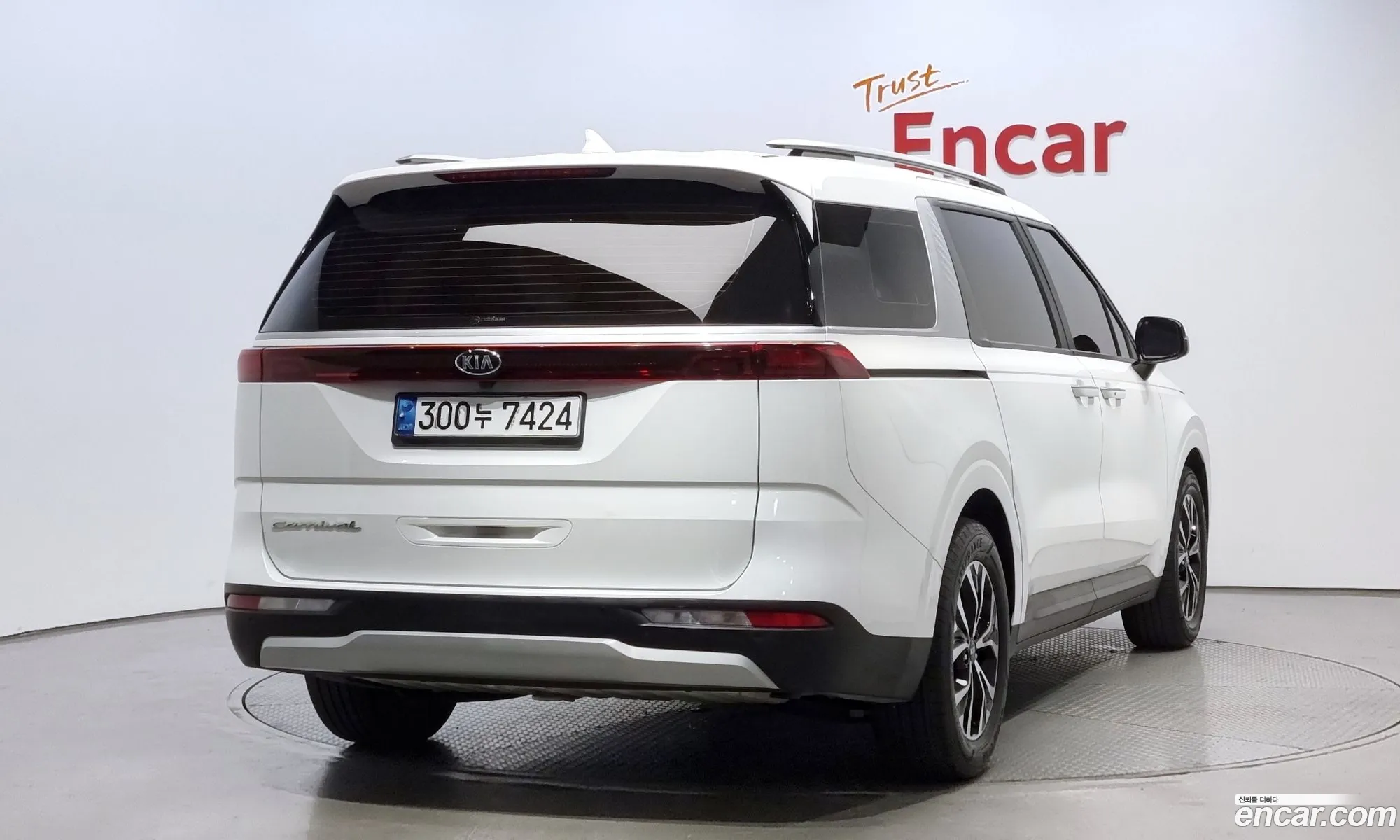 Kia Carnival 9-Seater Prestige 2021 - фотография 12550914