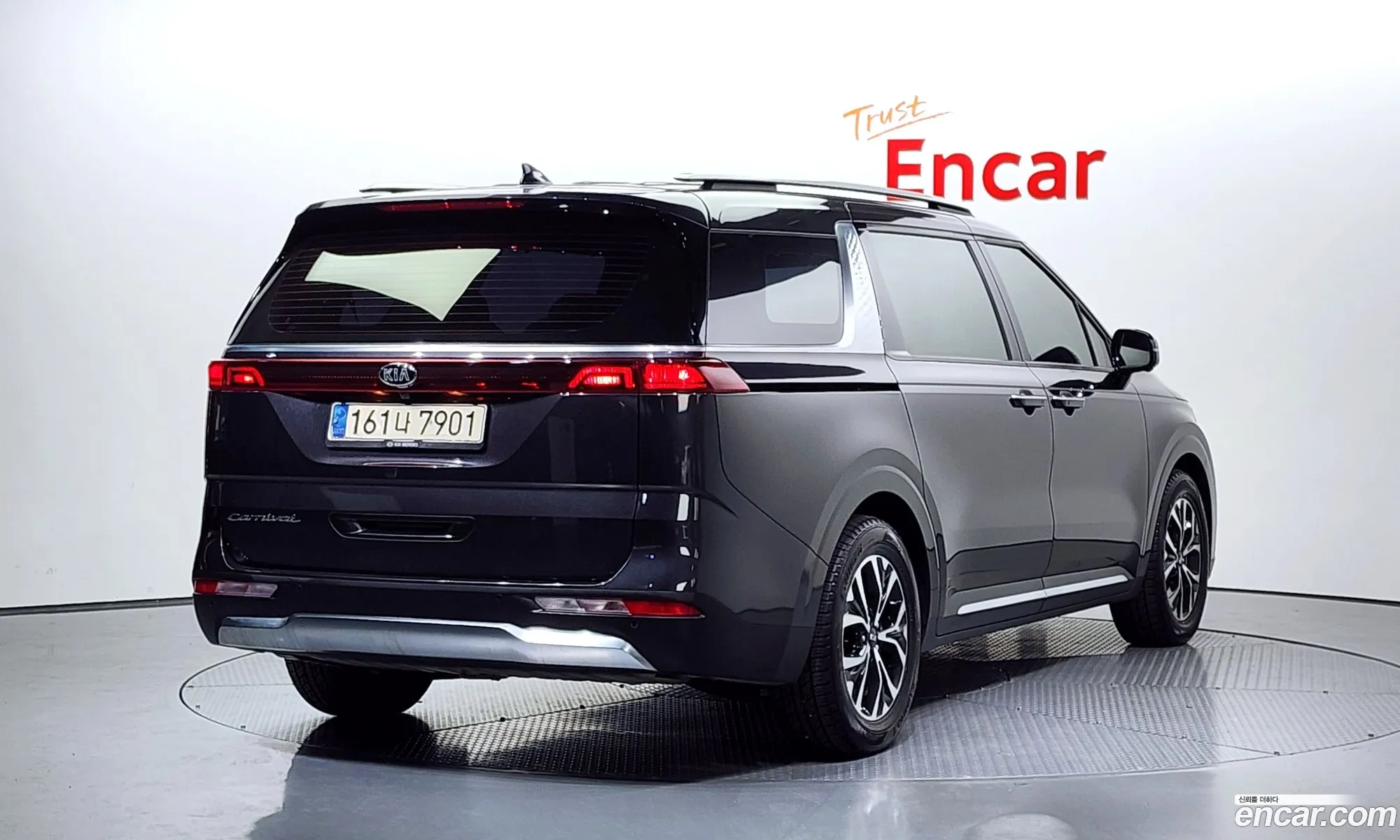 Kia Carnival Gasoline 9-Seater Signature 2021 - фотография 15864326