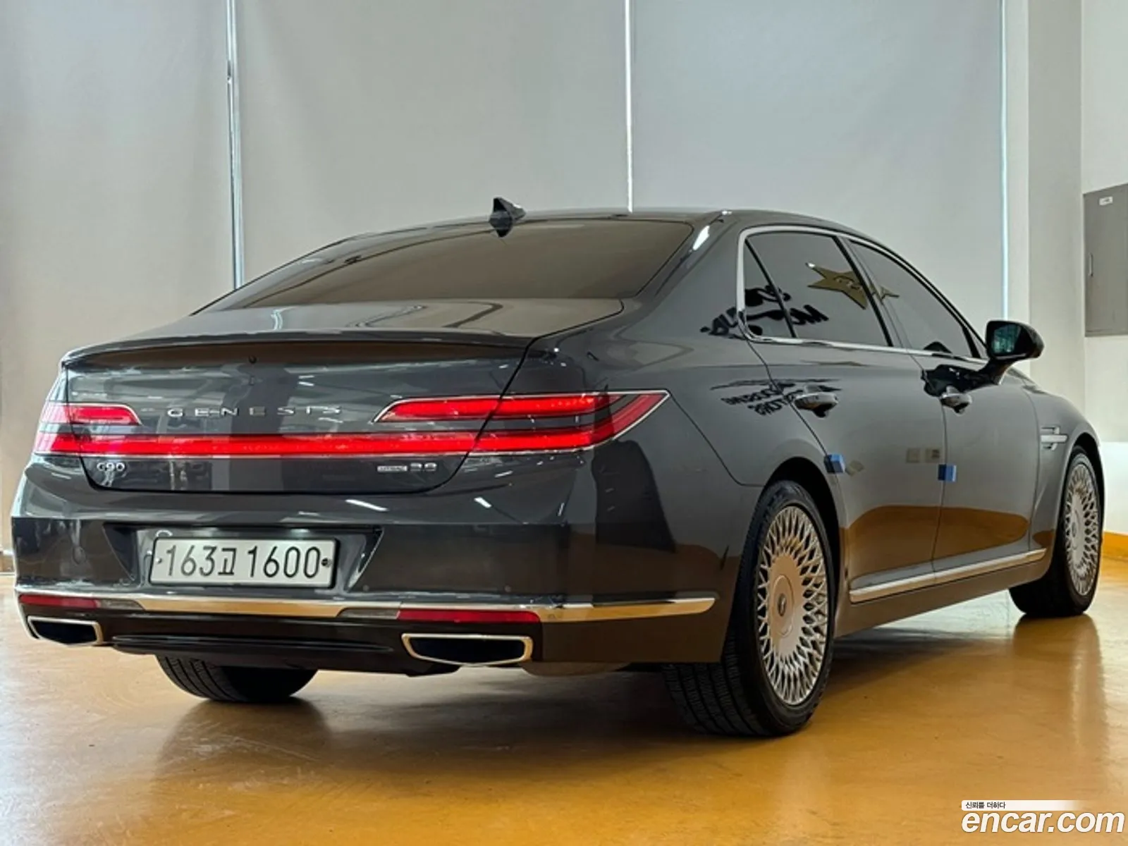 Genesis G90 I 38 Awd 2019 - фотография 939420