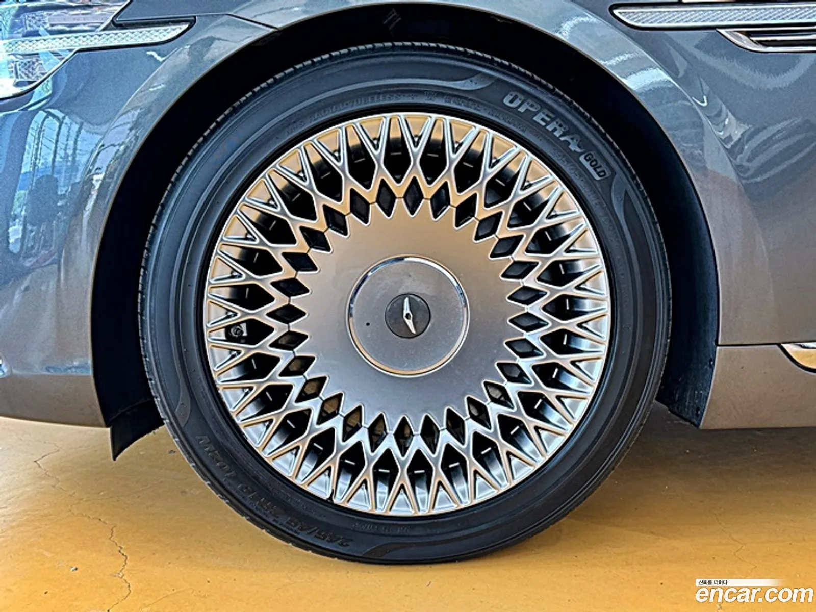 Genesis G90 I 38 Awd 2019 - фотография 939421