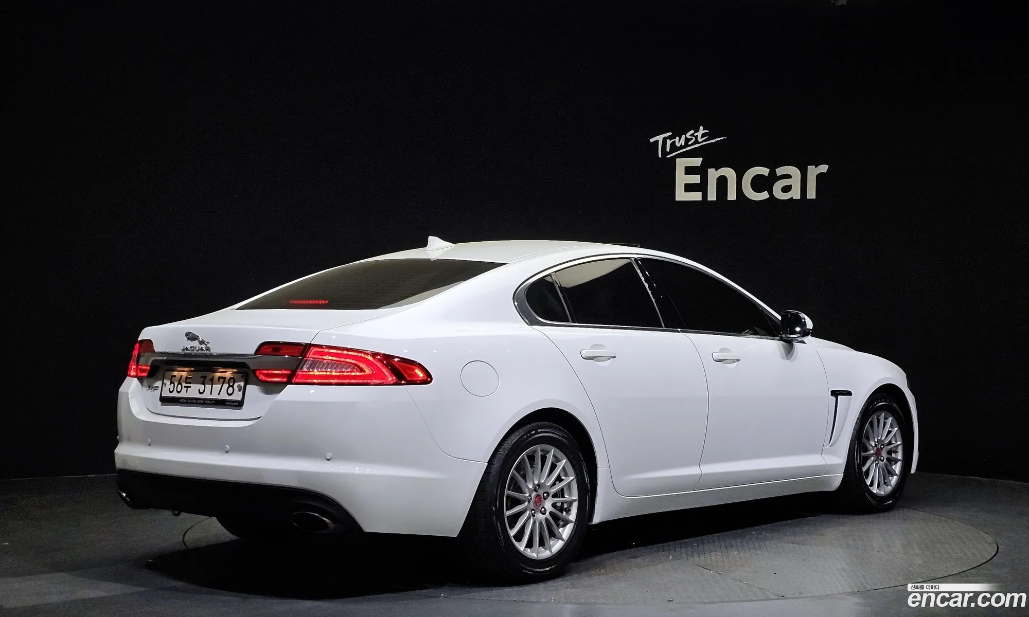 Jaguar Xf 20 Luxury 2015 - фотография 3930930
