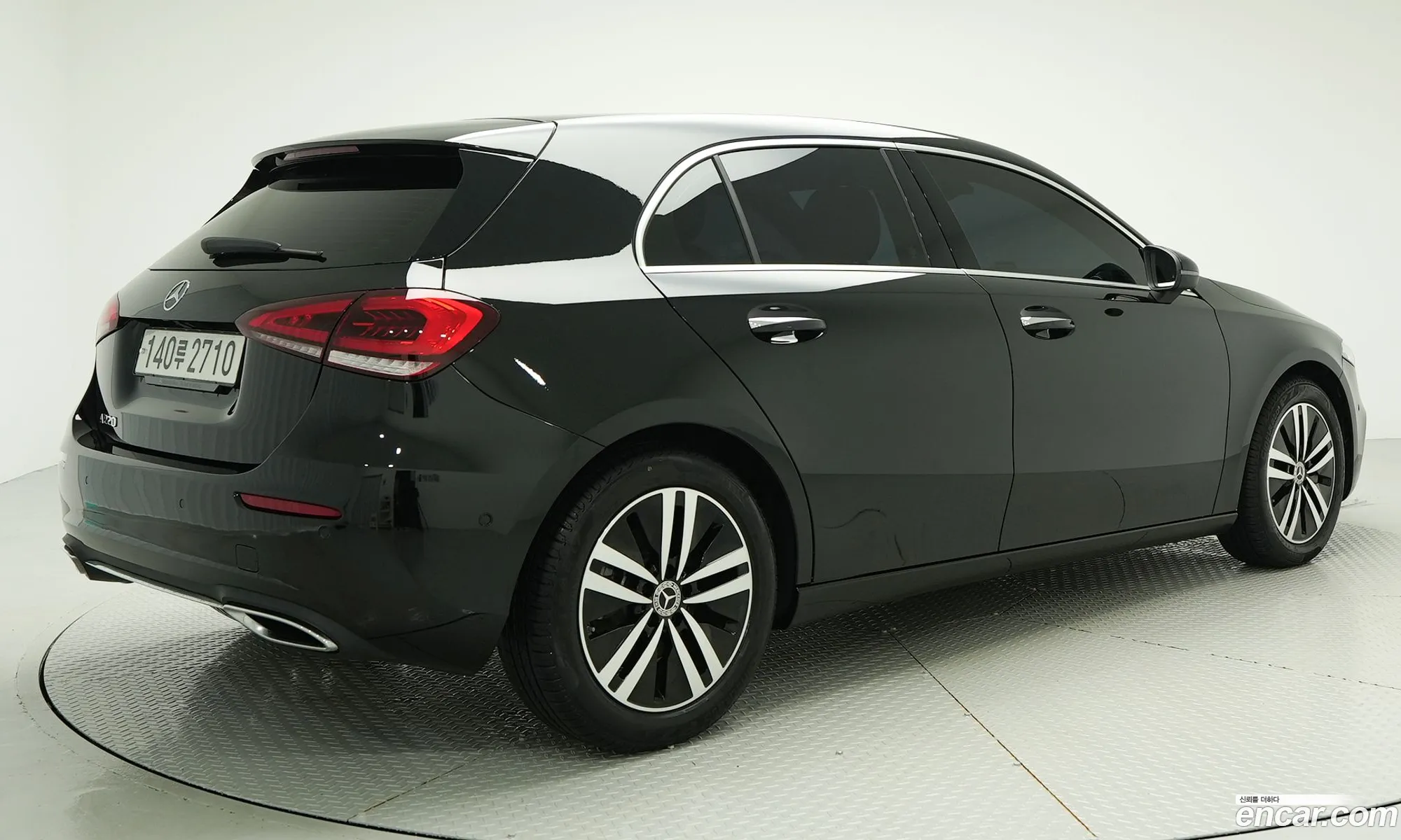 Mercedes-Benz A-Klasse A220 Hatchback 2023 - фотография 12561580