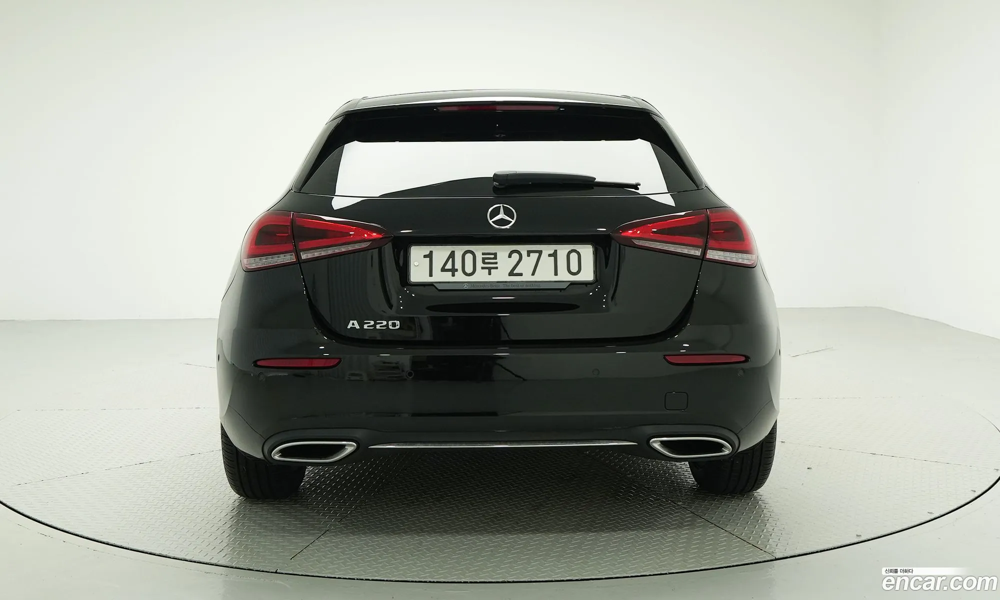Mercedes-Benz A-Klasse A220 Hatchback 2023 - фотография 12561582
