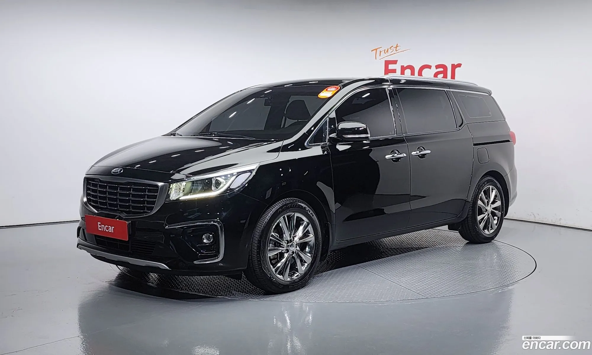 Kia Carnival 9-Seater Prestige 2020 - фотография 14135205