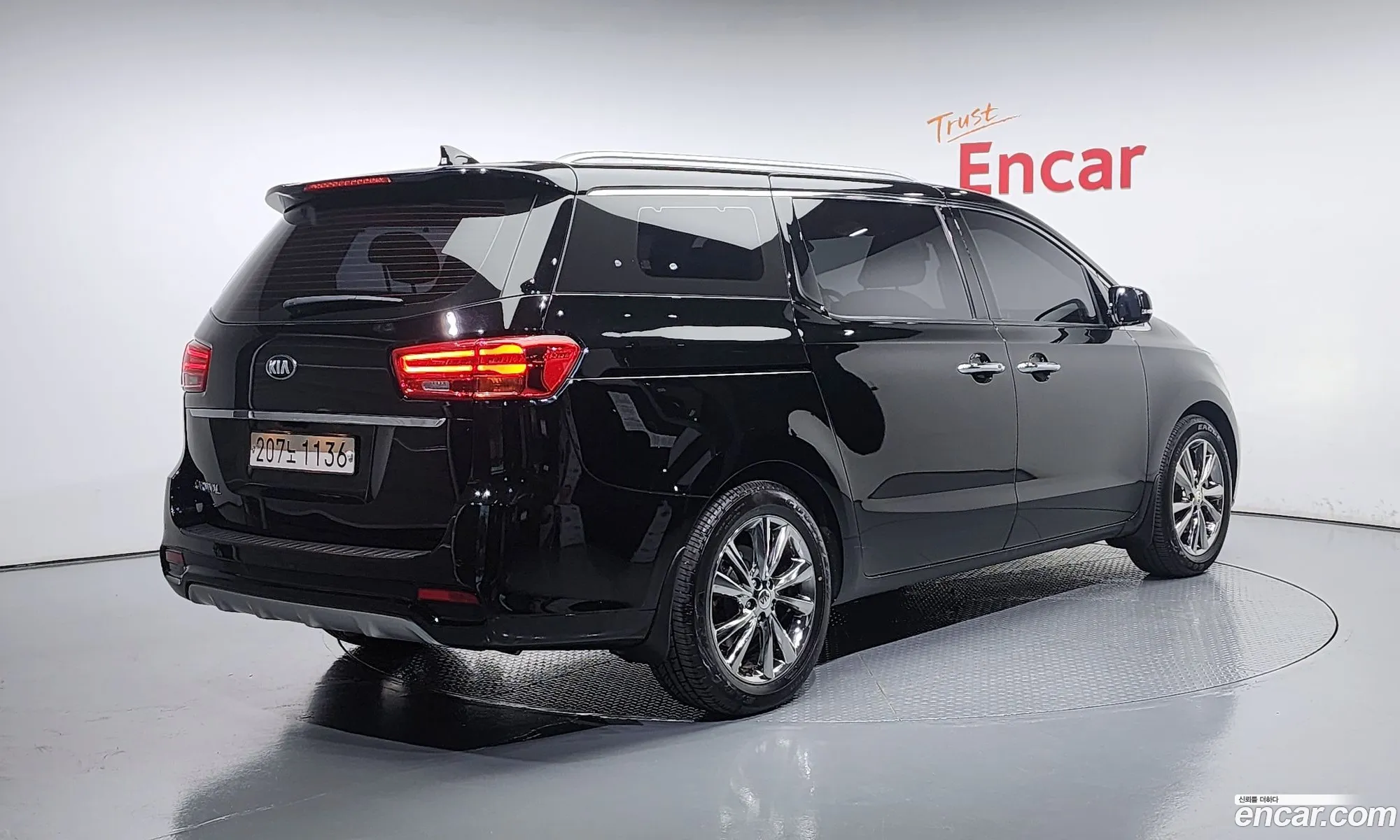 Kia Carnival 9-Seater Prestige 2020 - фотография 14135206